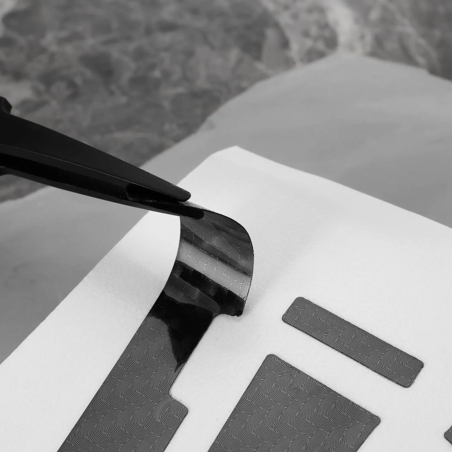 1 zestaw interkomów zestawy słuchawkowe osłona ochronna na urządzenie naklejka zestawy słuchawkowe motocyklowe pokrowiec ochronny kompatybilny z Cardo Packtalk Edge wzór z włókna węglowego