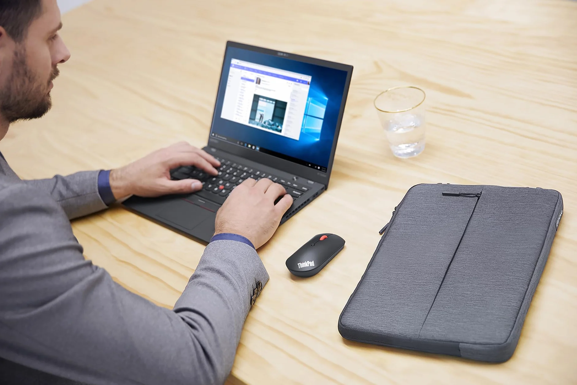 Lenovo Urban Sleeve Case 14-calowy wodoodporny pokrowiec na laptopa szary