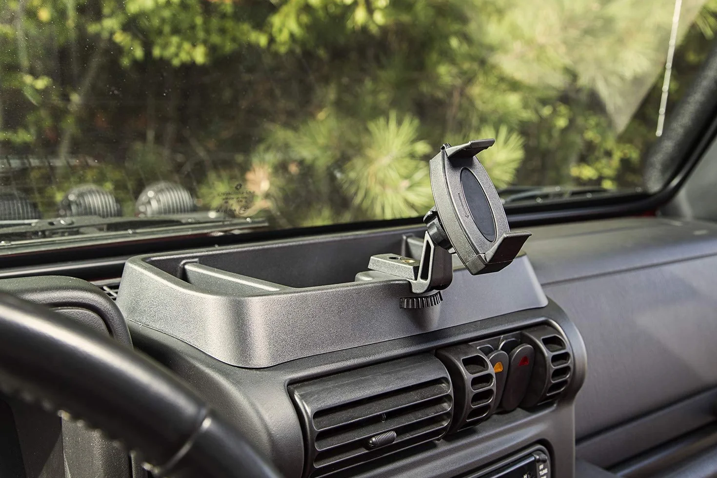 Rugged Ridge 13551.19 Dash Multi-Mount z uchwytem na telefon do TJ/LJ