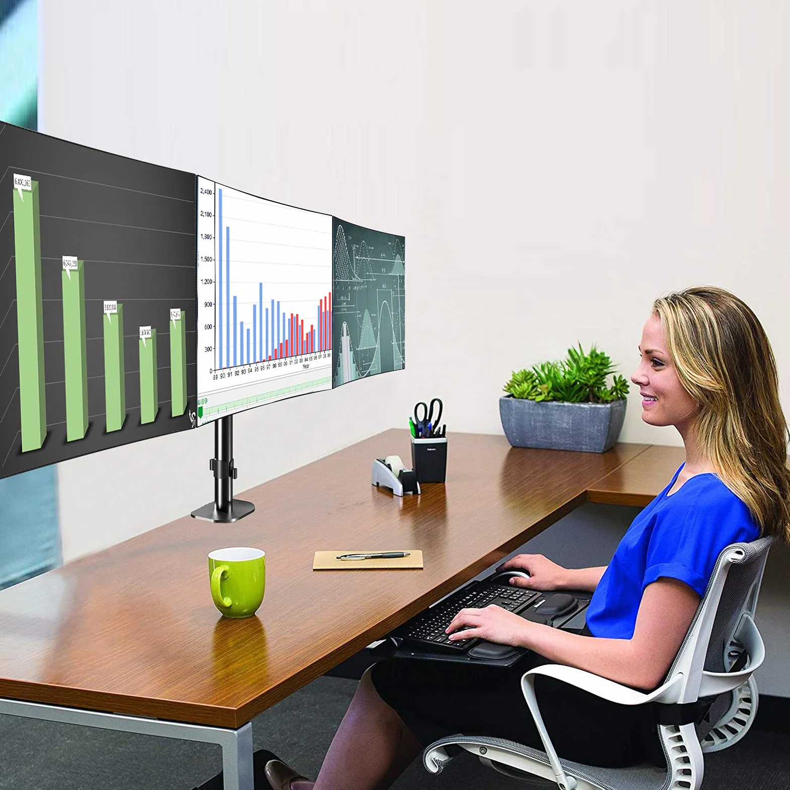 Pholiten Potrójny uchwyt na monitor do 3 monitorów, regulowane ramię do monitora z zaciskiem gazowym, uchwyt na biurko z możliwością nachylenia, obrotu i rotacji dla trzech ekranów 17-27 cali do 6 kg