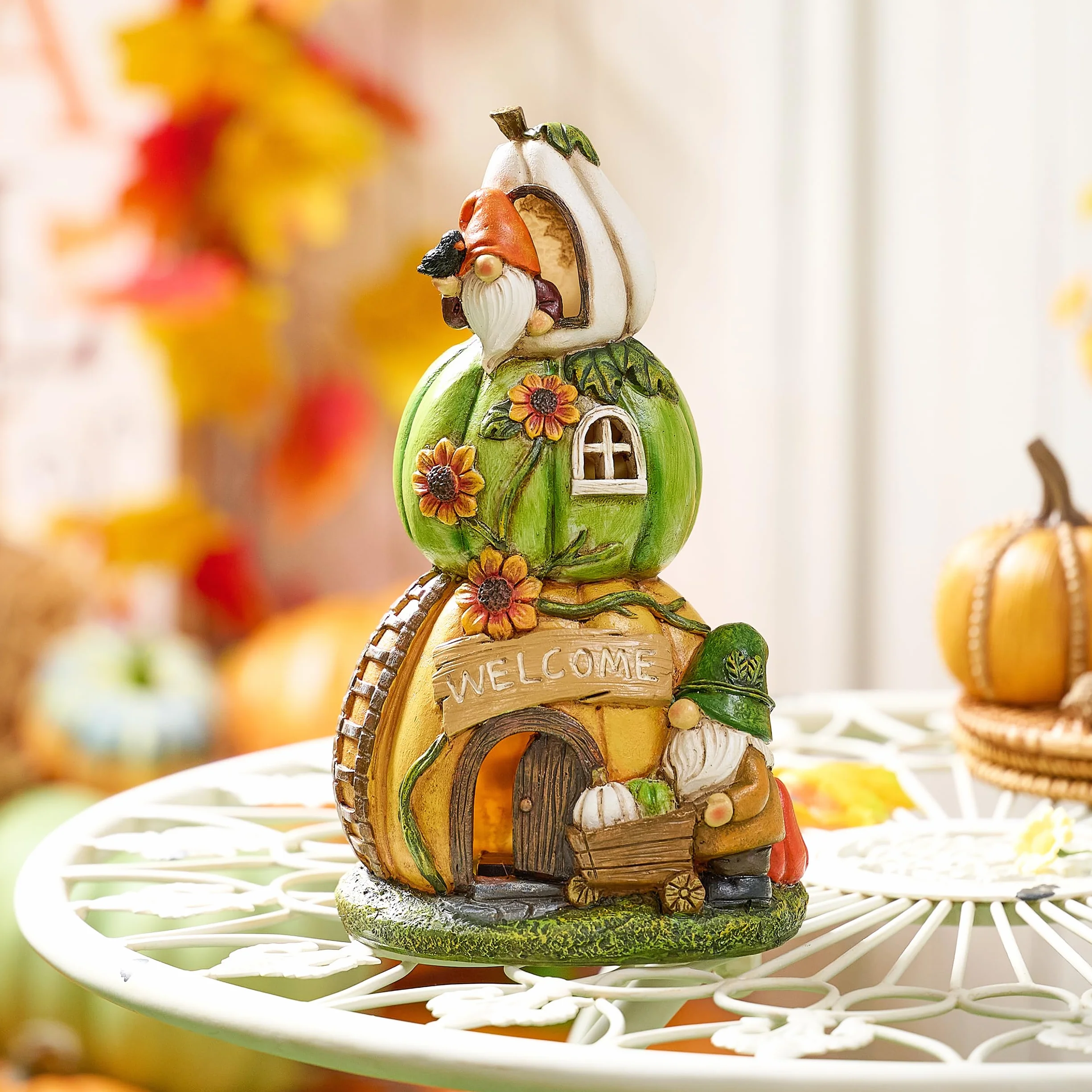 TERESA'S COLLECTIONS Dekoracja ogrodowa na zewnątrz, wieża dyniowa z lampą solarną, odporna na warunki atmosferyczne, dekoracja na Halloween z żywicy syntetycznej, tabliczka powitalna jesienna