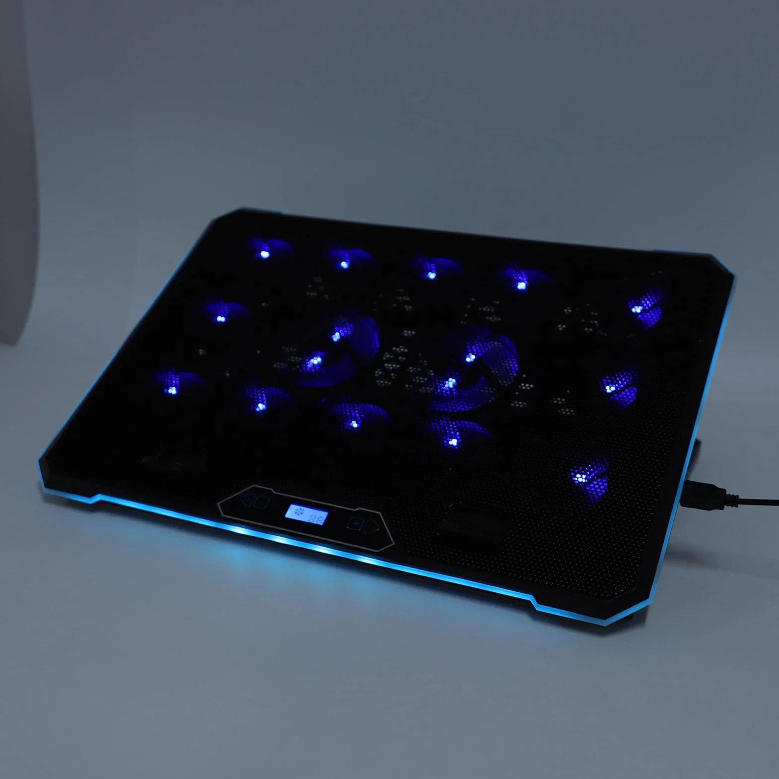 Generic Podkładka Chłodząca do Laptopa do Gier Wydajna Cicha 5 Regulowanych Prędkości Wentylatora Światła RGB dla Graczy Komputery 12-19" Stop Aluminium Materiał ABS (14 fanów)