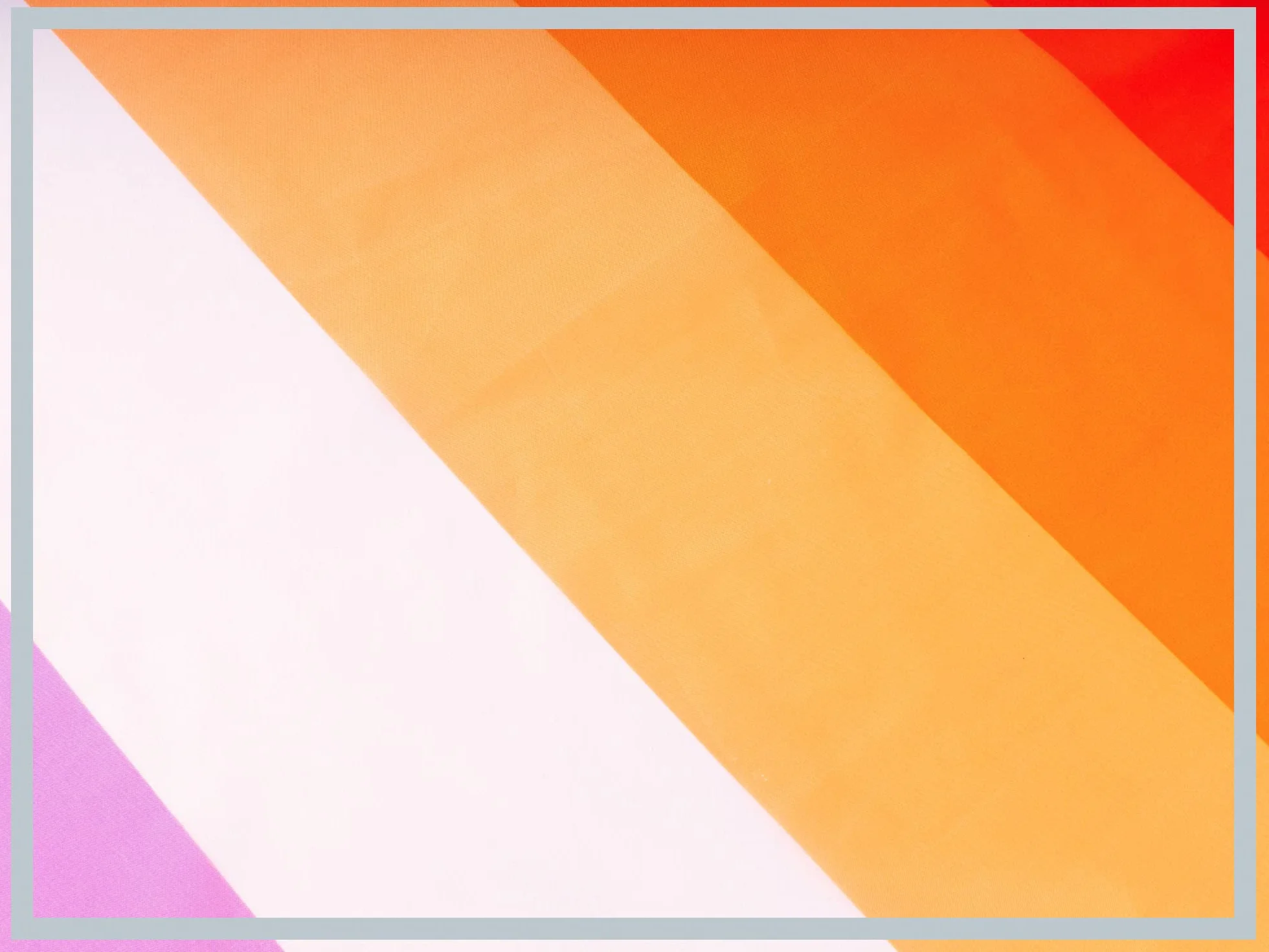 Flagi firmy PHENO FLAGS - flaga lesbijek 2 metalowymi oczkami, odporna na warunki atmosferyczne – kolorowa flaga dumy 90 x 150 cm