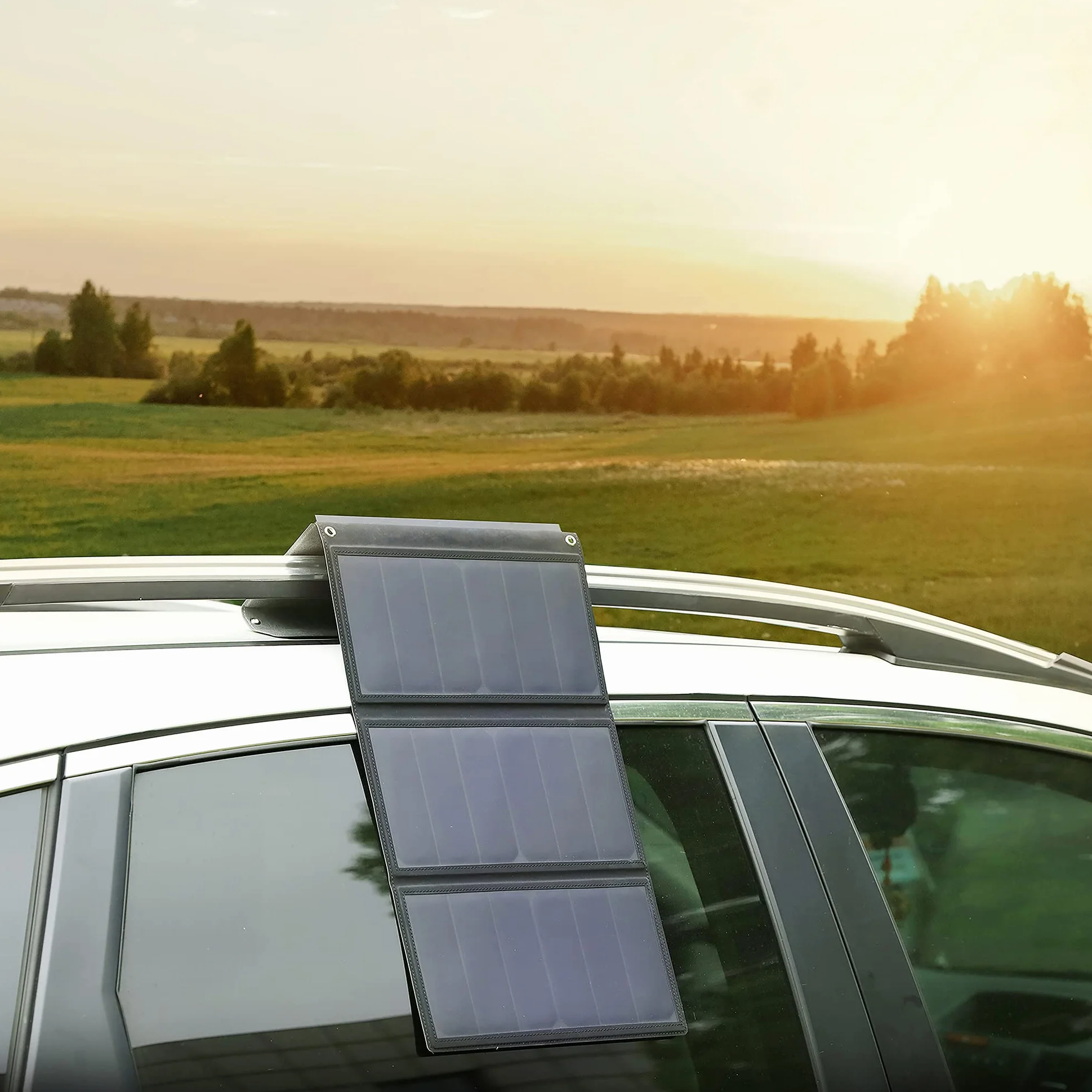 Yard Force Przenośna ładowarka solarna 21 W z 2 portami USB, zintegrowana bateria 13000 mAh, panel słoneczny, cyfrowy wskaźnik baterii – do ładowania urządzeń USB, iPhone, Android, MacBook, LX PB21