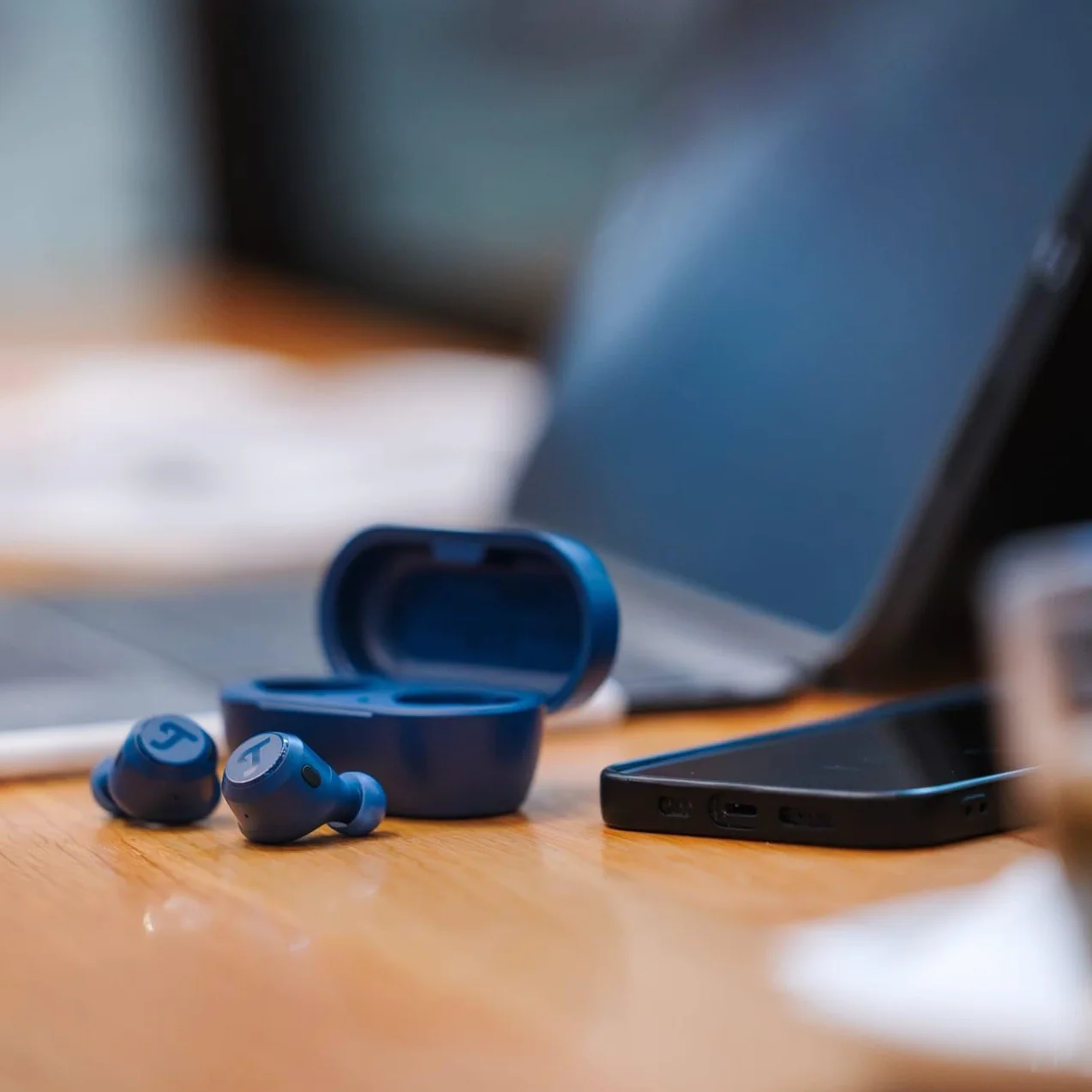 Teufel Real Blue TWS 3 True-Wireless słuchawki douszne Bluetooth z redukcją szumów ANC, akumulator 37 h, bezprzewodowe ładowanie, IPX4, obsługa dotykowa, 6 mikrofonów do idealnych rozmów
