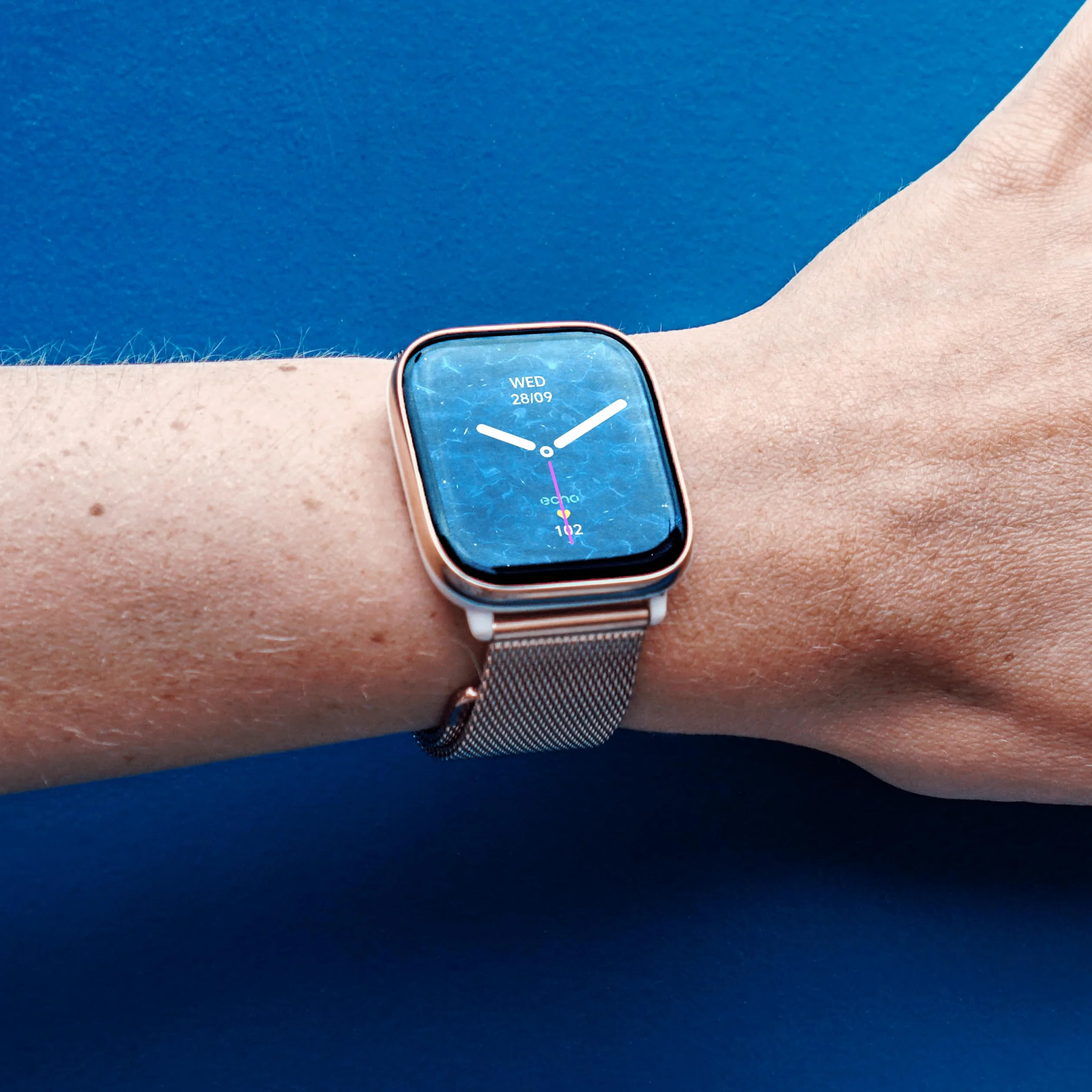 ECHO Rainbow Nano AMOLED damski smartwatch 1,83'' różowe złoto, połączenie Bluetooth/bezprzewodowe i czujniki zdrowia, tryby sportowe z trenerem, 2 metalowe bransoletki i gumka, mini, lekki i