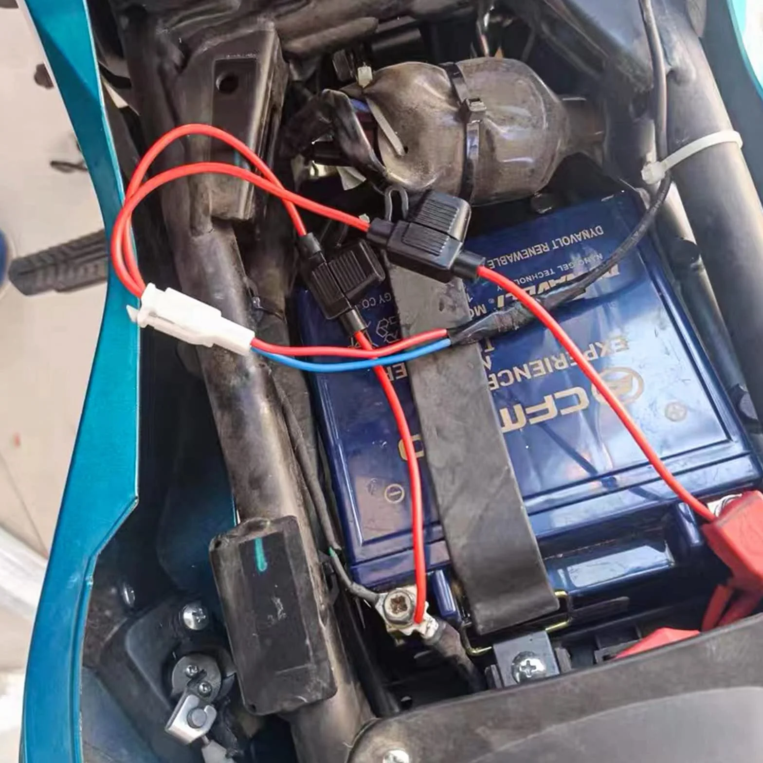 Samochód Bezpiecznikowy uchwyt do samochodu, standardowy 14AWG, 2 sztuki, kabel miedziany, 20 A, do ciężarówek