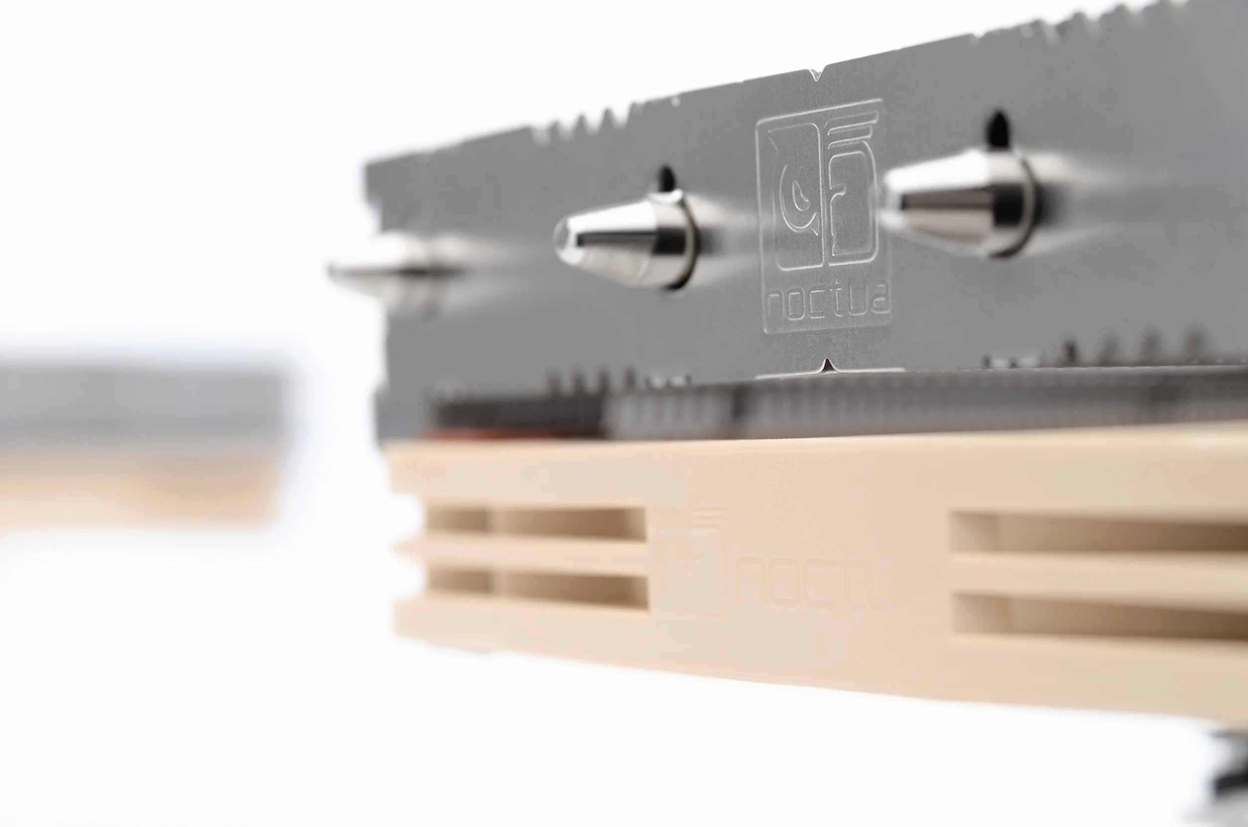 Noctua NH-L12S, Niskoprofilowy Cooler CPU Klasy Premium z Cichym Wentylatorem 120 mm PWM (Brązowy)