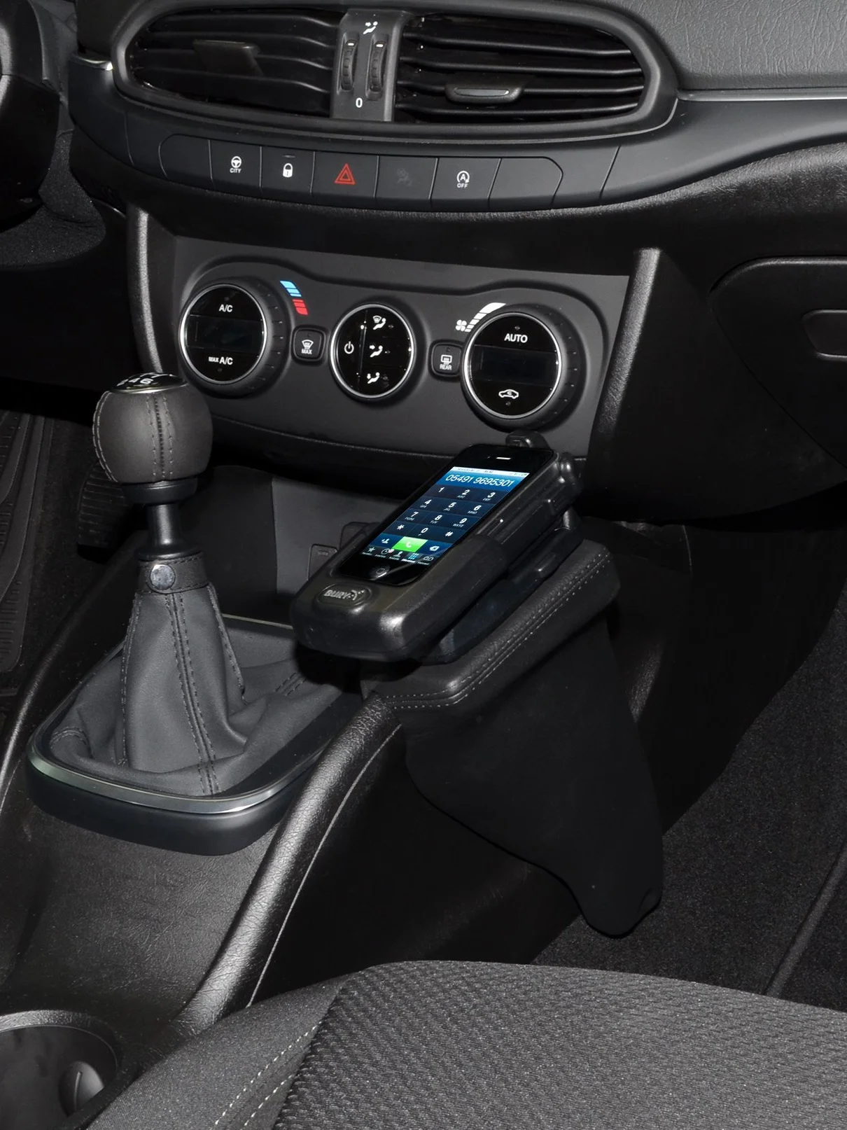 KUDA Uchwyt na telefon komórkowy pasujący do FIAT Tipo od roku 2016 – konsola telefoniczna do smartfonów, telefonów komórkowych, nawigacji i wielu innych – konsola ze sztucznej skóry, czarna, 2405