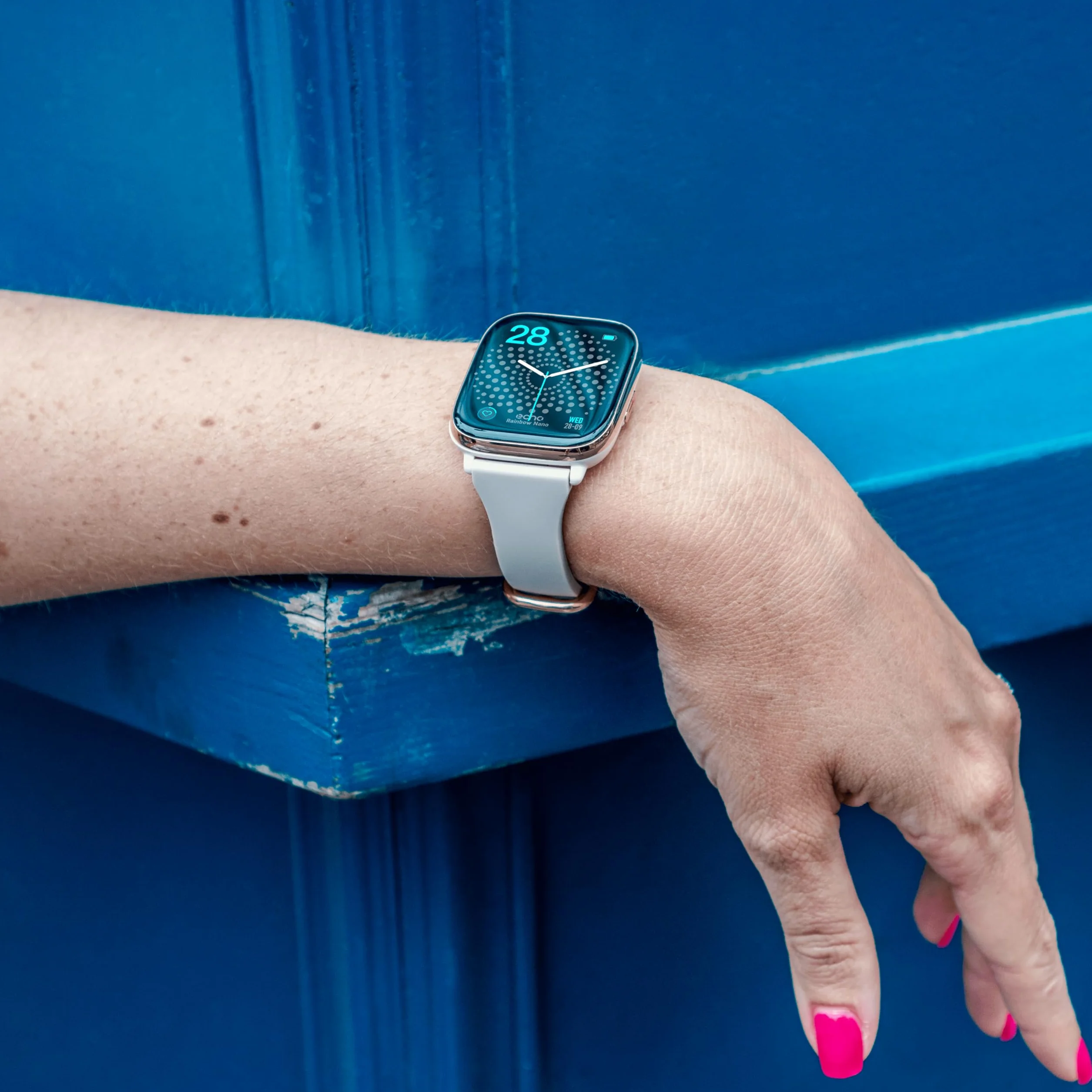 ECHO Rainbow Nano AMOLED damski smartwatch 1,83'' różowe złoto, połączenie Bluetooth/bezprzewodowe i czujniki zdrowia, tryby sportowe z trenerem, 2 metalowe bransoletki i gumka, mini, lekki i