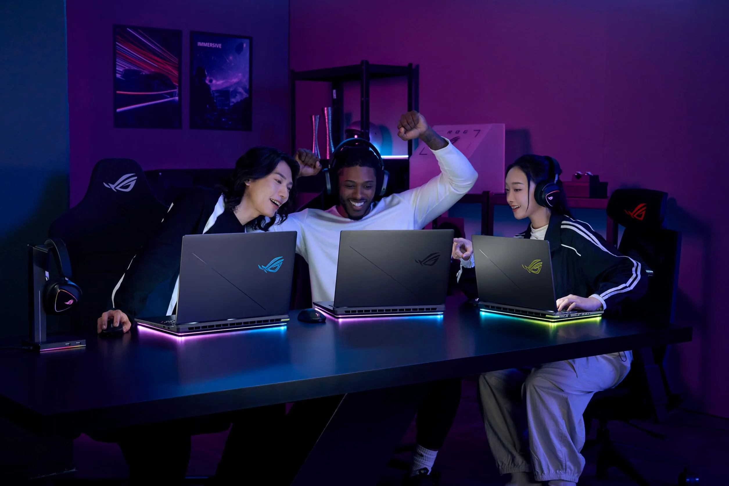 ASUS ROG Strix G16 G615JMR-RV004 laptop gamingowy 40,6 cm (16 cali), WUXGA 165 Hz, Intel Core i7-14650HX, 32GB RAM, 1TB SSD, RTX 5060 8GB, bez systemu operacyjnego, szary, Eclipse, hiszpański