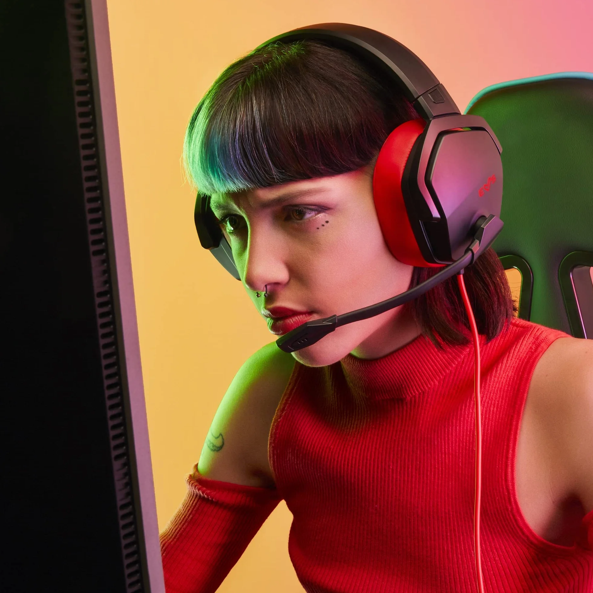 Energy Sistem ES Gaming Headset ESG 4 Surround 7.1 Red Zestaw słuchawkowy Gamer Kaski na PC z wkładkami LED (LED, dźwięk przestrzenny 7.1, Skórzane wkładki douszne)- Czerwony