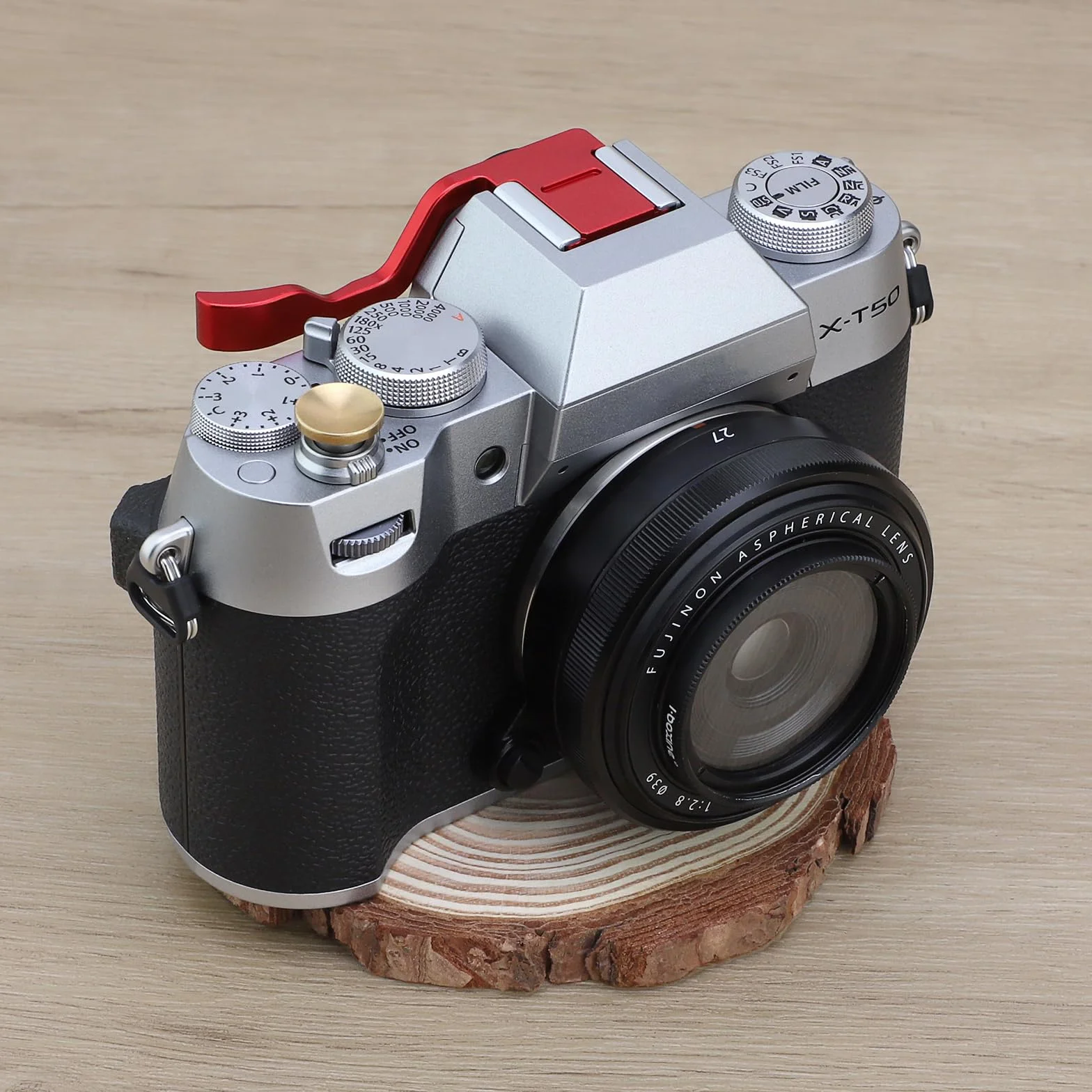 Haoge THB-XT30R Metalowa gorąca stopka kciuk w górę podpórka uchwyt do aparatu Fujifilm Fuji X-T10 X-T20 X-T30 XT10 XT20 XT30 czerwony