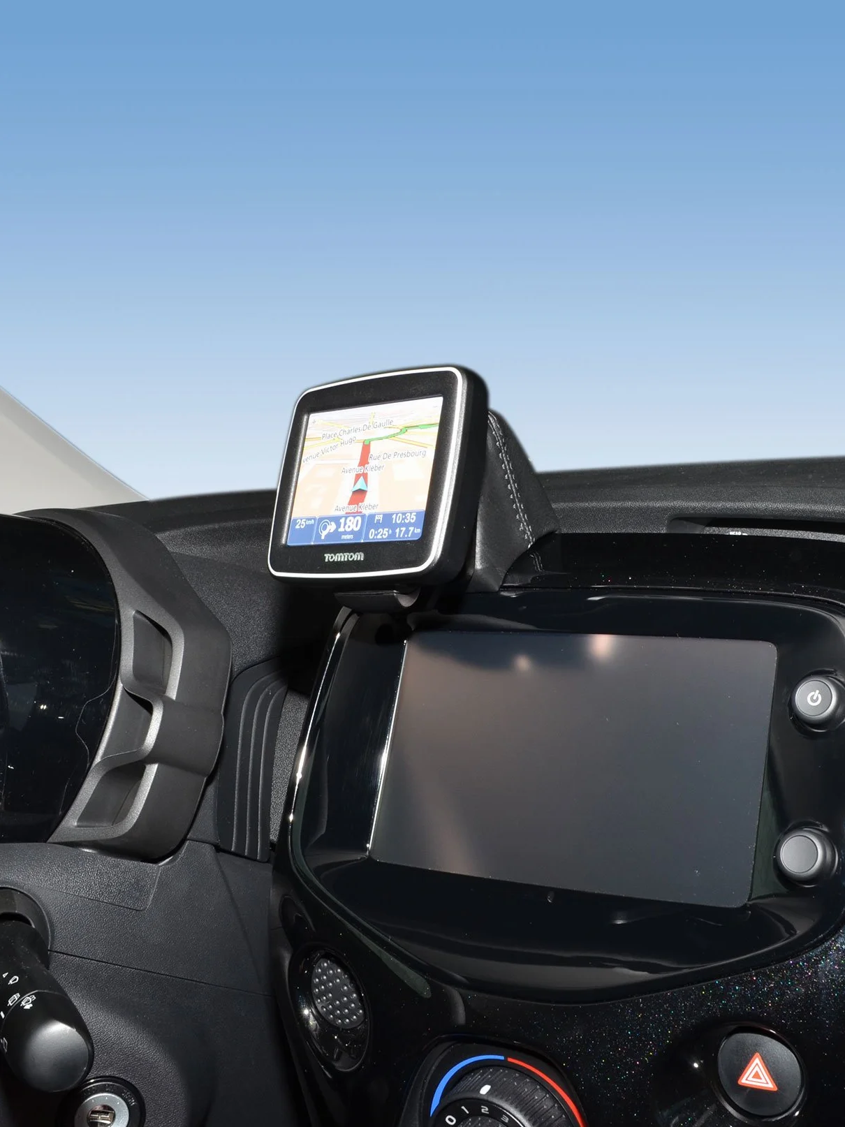 KUDA Uchwyt na telefon komórkowy pasujący do Citroen C1 & Peugeot 108 & Toyota Aygo od 2014 roku - konsola do smartfonów, telefonów komórkowych, nawigacji i innych – konsola ze sztucznej skóry, czarna
