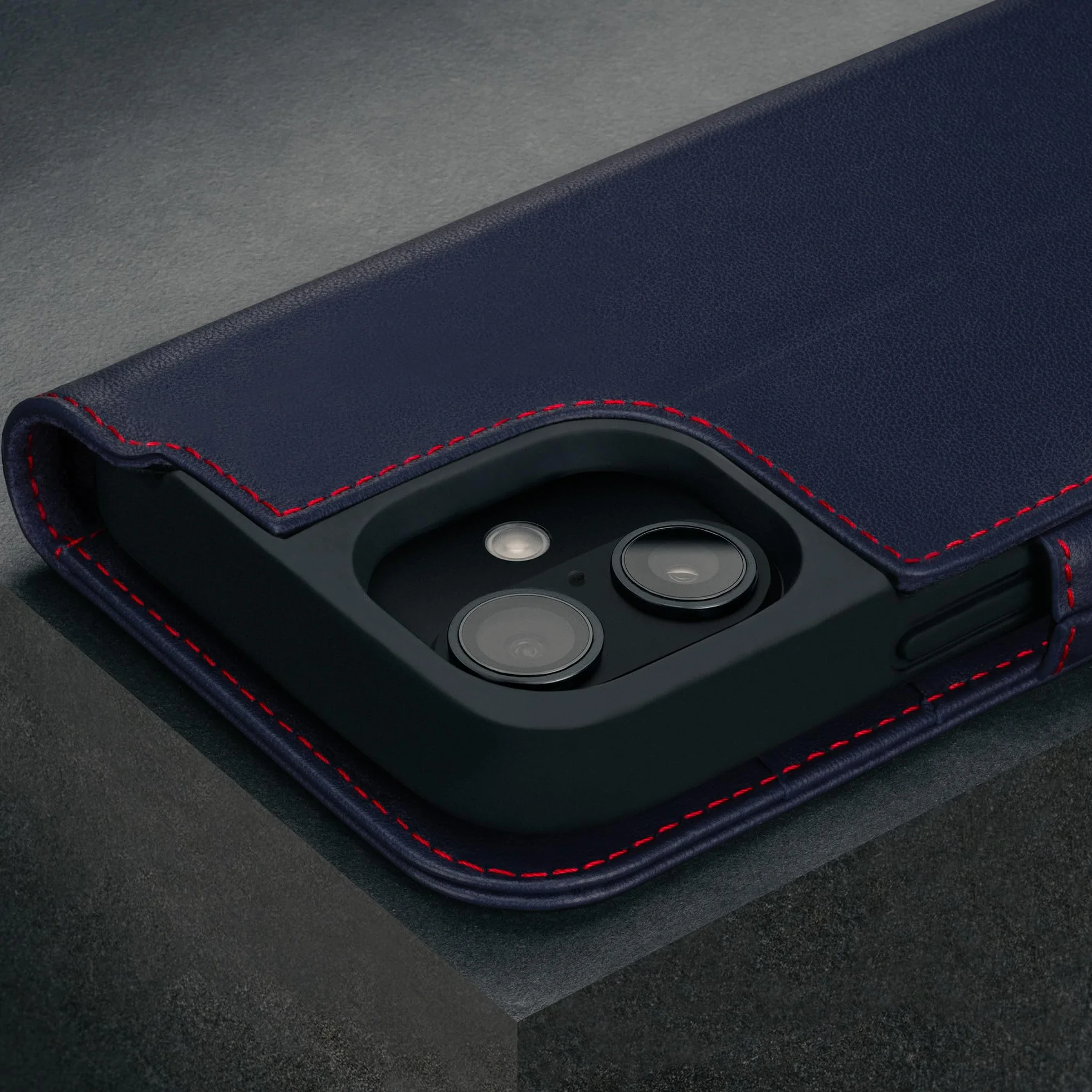 TORRO Skórzane Etui do iPhone 16 – Wysokiej Jakości Skórzane Etui-Portfel z Poziomym Stojakiem i Przegródkami na Karty (Kompatybilne z Oficjalnymi ładowarkami MagSafe) - Ciemnoniebieski