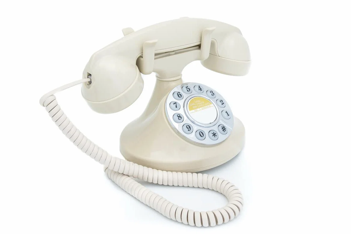 GPO Pearl klasyczny telefon przyciskowy w kremowym stylu lat 20