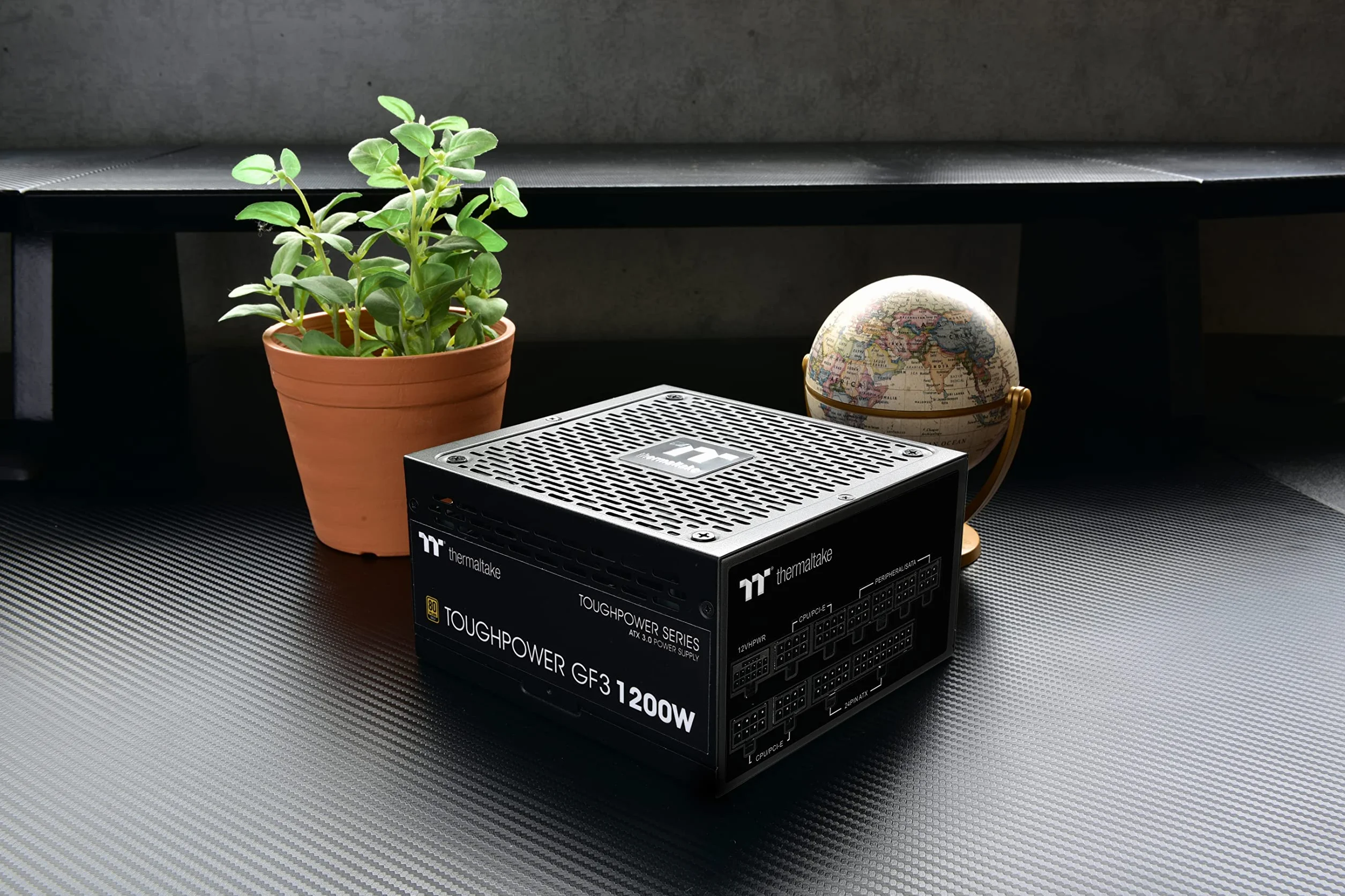 Thermaltake Thoughpower Gf3 PS-TPD-1200FNFAGE-4 Zasilacz, Czarny, 1200 W