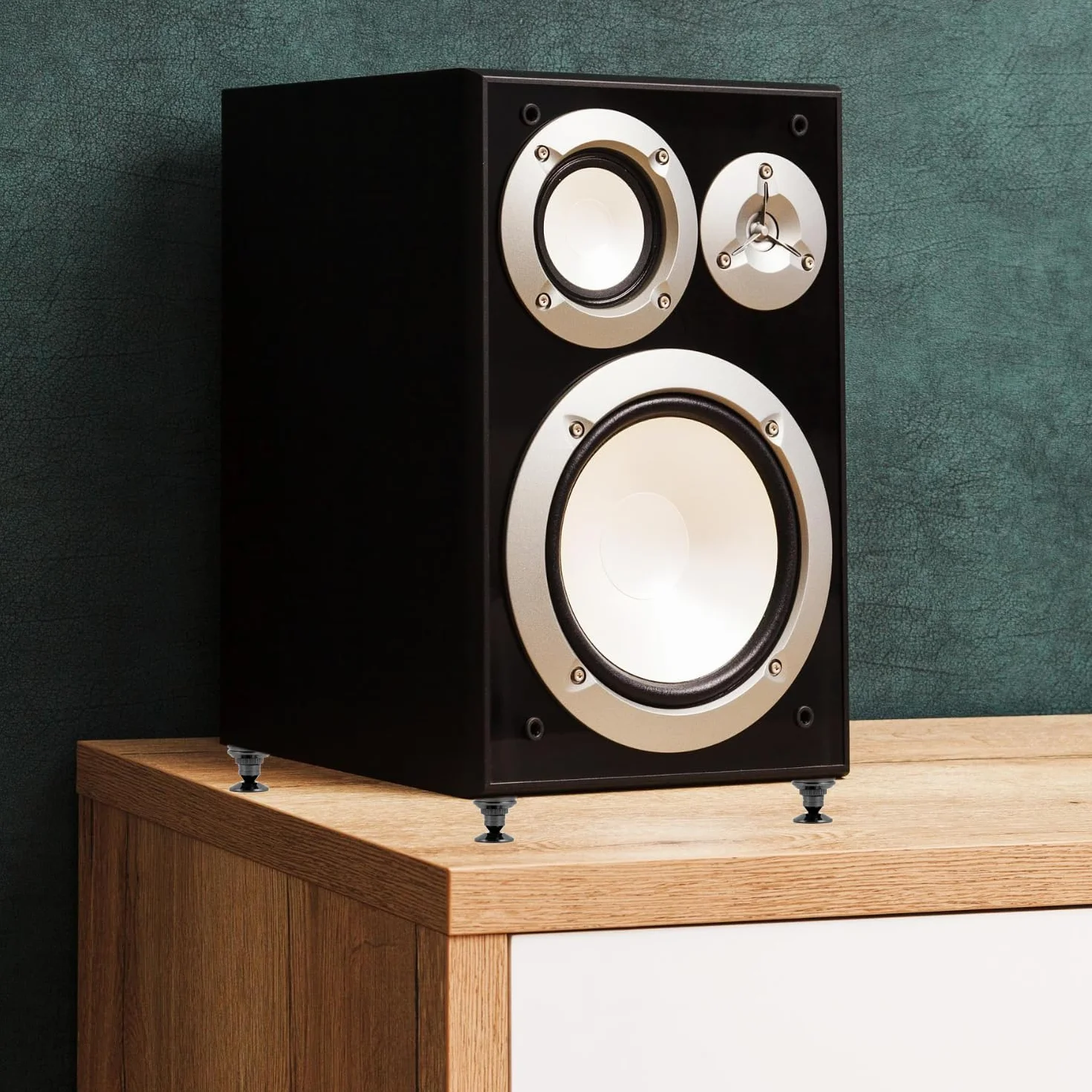 QWORK 8 sztuk kolców głośnikowych pozłacany mosiężny stojak głośnikowy odporny na wstrząsy HiFi