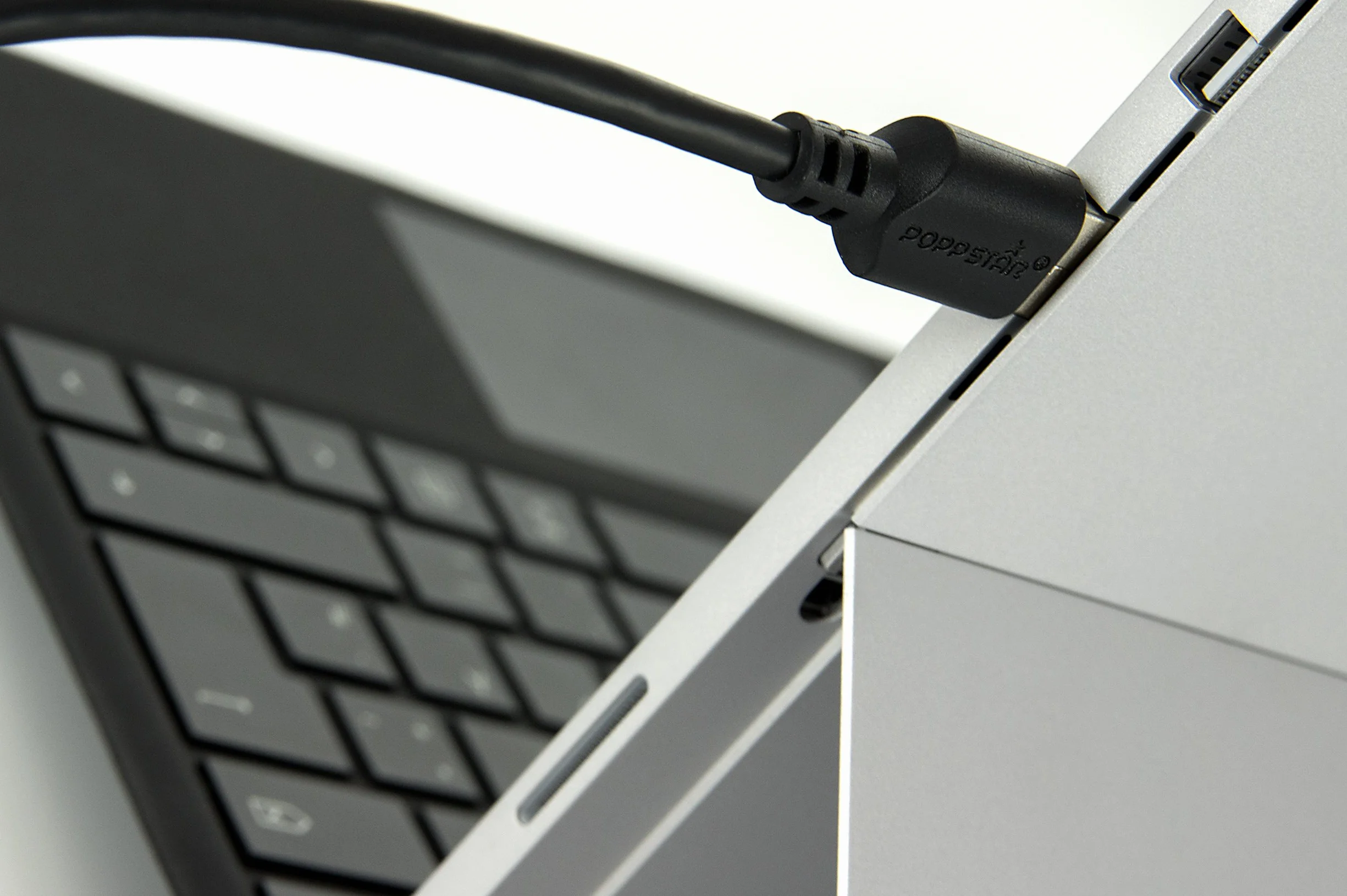 Poppstar adapter do dysku twardego (USB 3.1 Gen 1 typ A), kabel USB SATA do dysków zewnętrznych (SSD, HDD, 2,5 i 3,5 cala) do 5 Gb/s, obsługa UASP dł. kabla 1m (bez zasilacza)