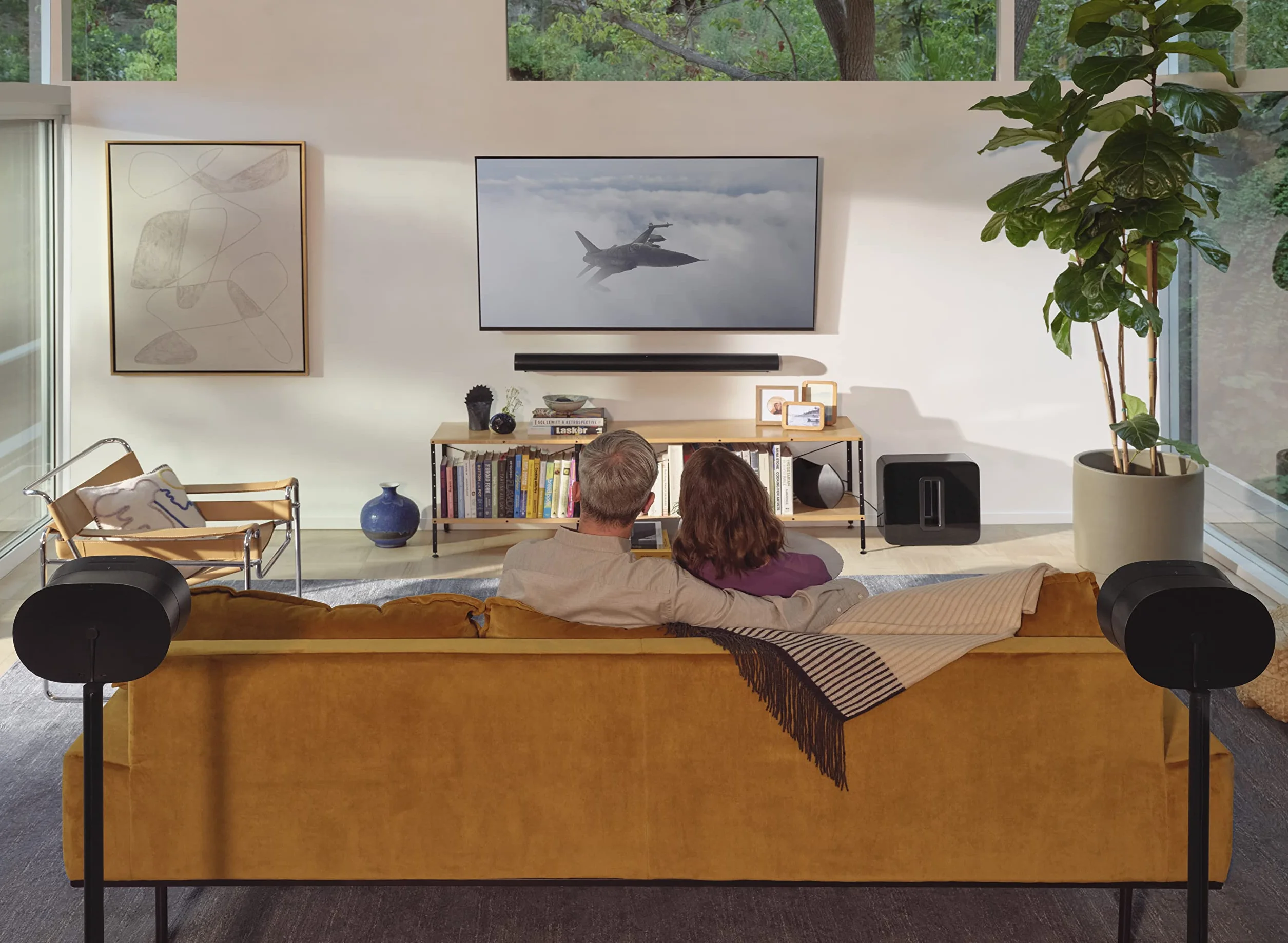 Sonos Era 300. Poczuj dźwięk dookoła. Dzięki dźwiękowi następnego poziomu, Era 300 nie tylko Cię otacza, ale umieszcza Cię w muzyce. (czarny)