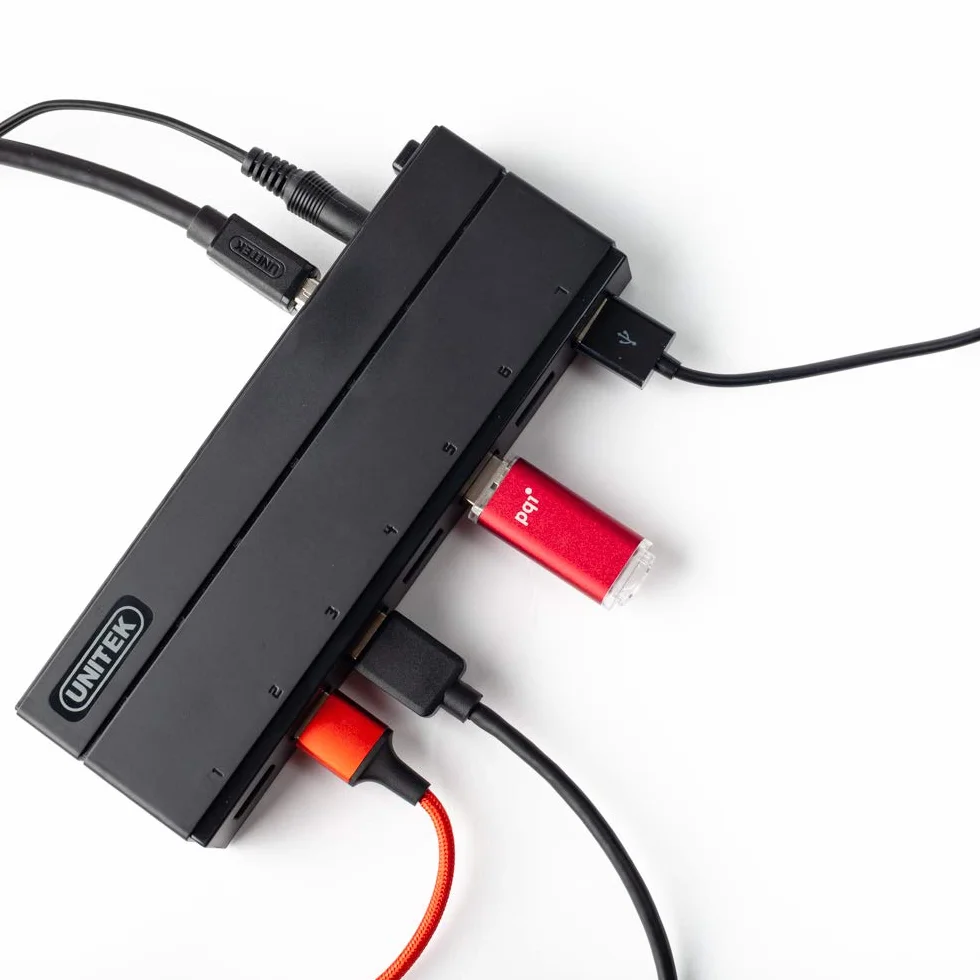 UNITEK Hub 7 portów USB 3.0 aktywny z zasilaniem, hub multiport rozdzielacz do komputera, laptopa, klawiatury, myszy, drukarki, iOS (Mac) + Windows, Plug & Play, czarny