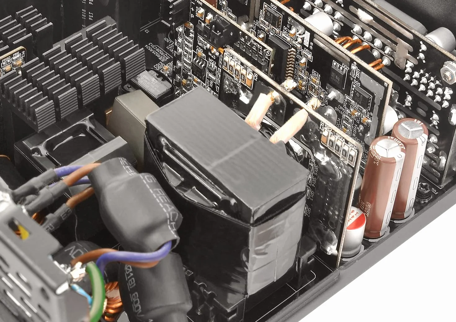 Thermaltake Thoughpower Gf3 PS-TPD-1200FNFAGE-4 Zasilacz, Czarny, 1200 W