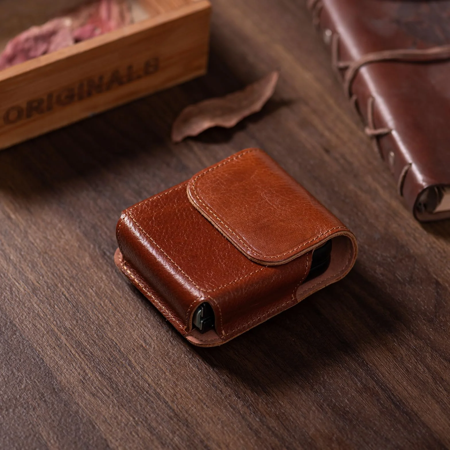 Etui na pasek z prawdziwej skóry, pokrowiec na pasek pasuje do Samsung Galaxy Z Flip7 / Z Flip6 / Z Flip5 / Z Flip4 / Z Flip3 / Motorola Razr, z klamrą do paska i szlufką, uchwyt na telefon