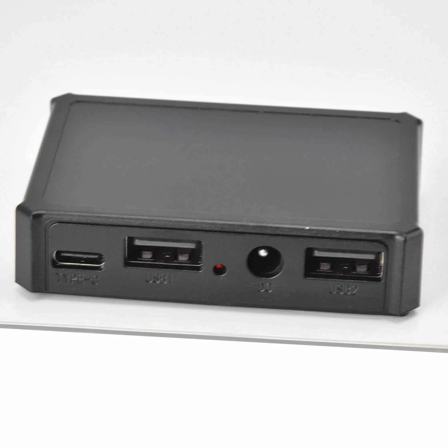 Ładowarka do paneli słonecznych, 18 V 100 W Wodoodporny panel do ładowania słonecznego z zewnętrzną ładowarką USB Wysokowydajne ładowarki do ogniw słonecznych Power Bank Zewnętrzny akumulator do samoc