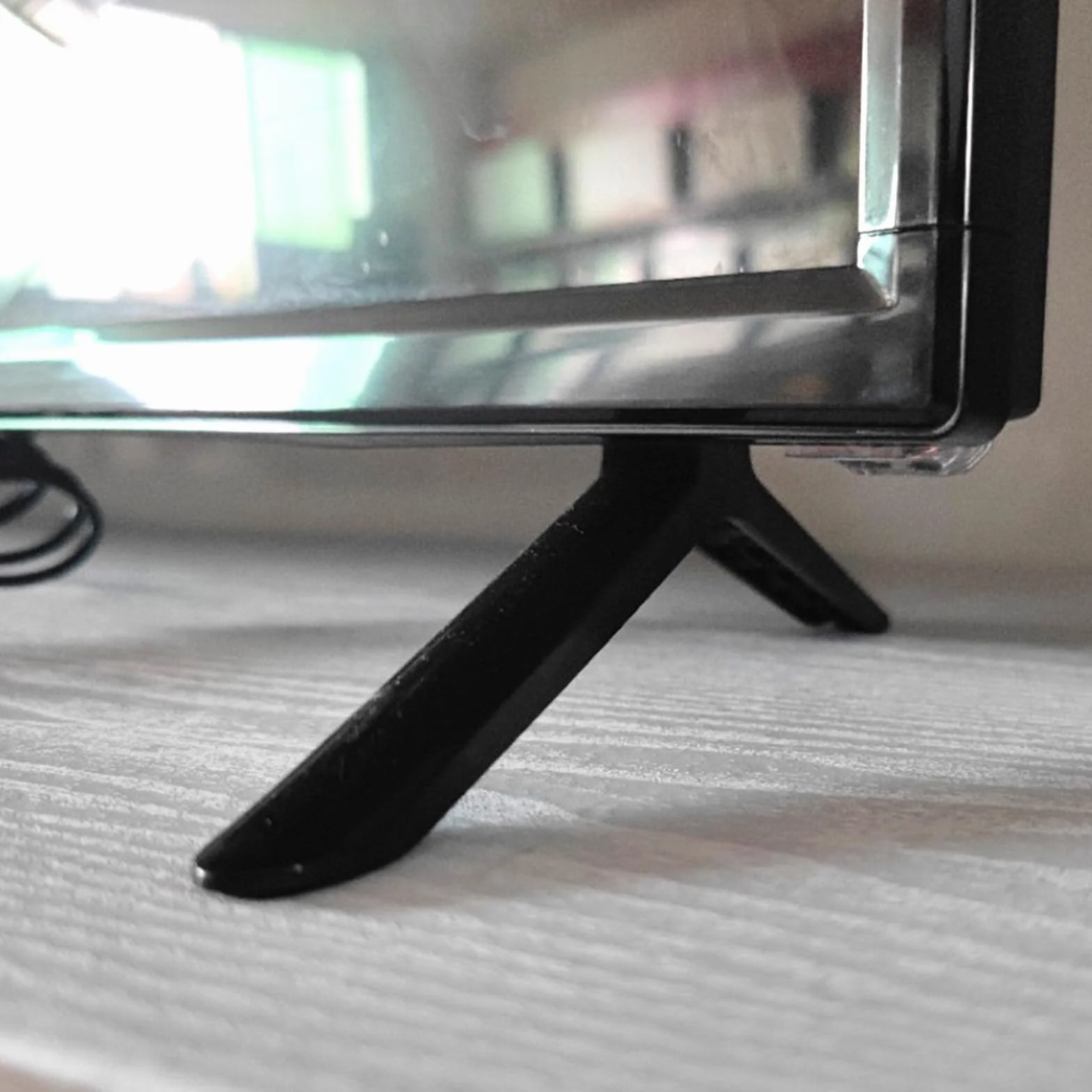 2 sztuki podstawy podstawkowych nóżek do telewizora, uniwersalne nóżki do telewizora łatwe do zainstalowania, antypoślizgowe nóżki do telewizora, podstawka pod telewizor z śrubami