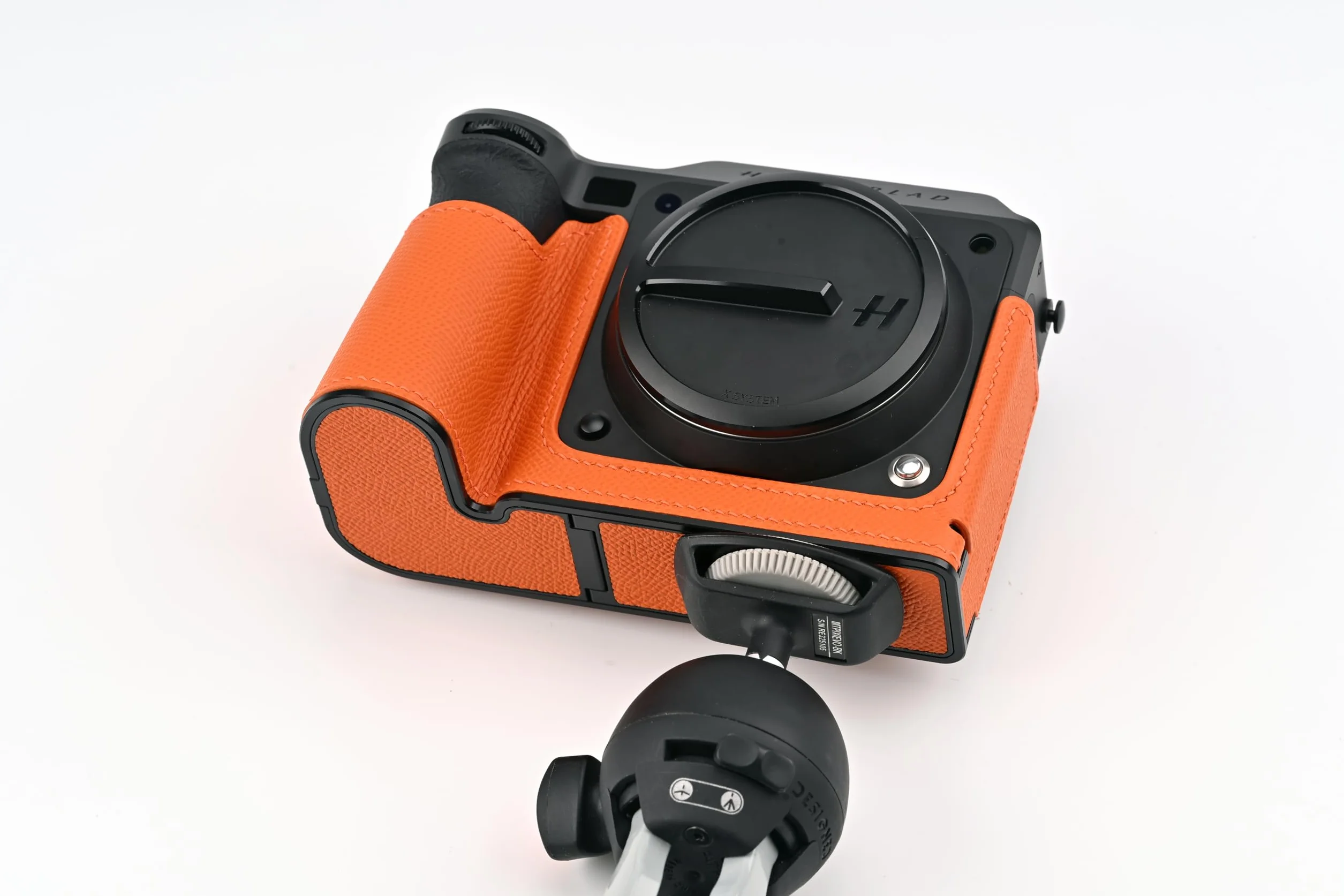 Ręcznie wykonane etui na aparat z prawdziwej skóry do etui Hasselblad X2D2/X2D II - górna warstwa korpusu ze skóry bydlęcej + metalowa płyta podstawy + uchwyt ręczny wzór 3 w 1 (pomarańczowy)