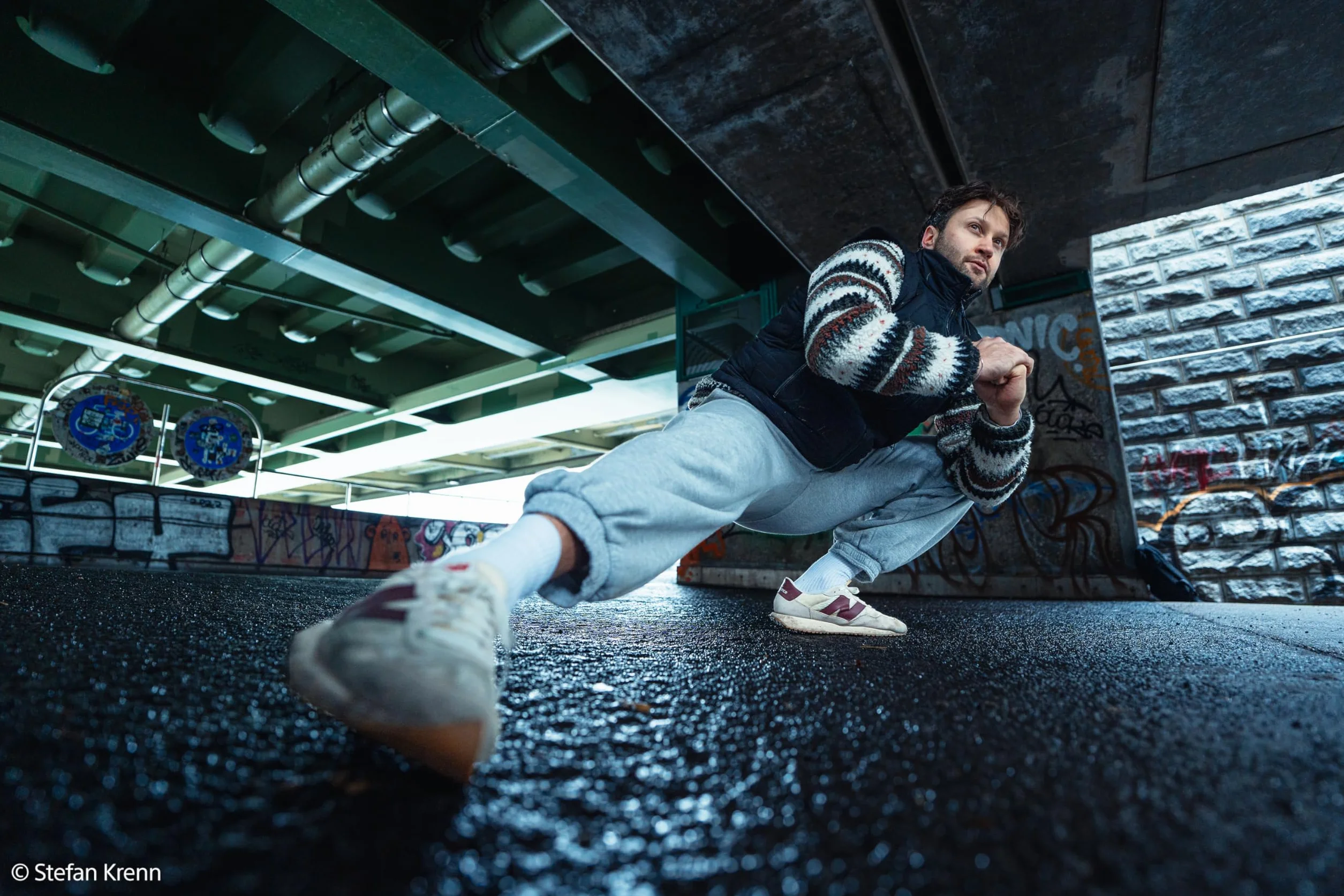 Sony Pełnoklatkowy ultraszeroki obiektyw Prime z serii 16 mm f/1,8 G – idealny do krajobrazów, architektury i vlogowania