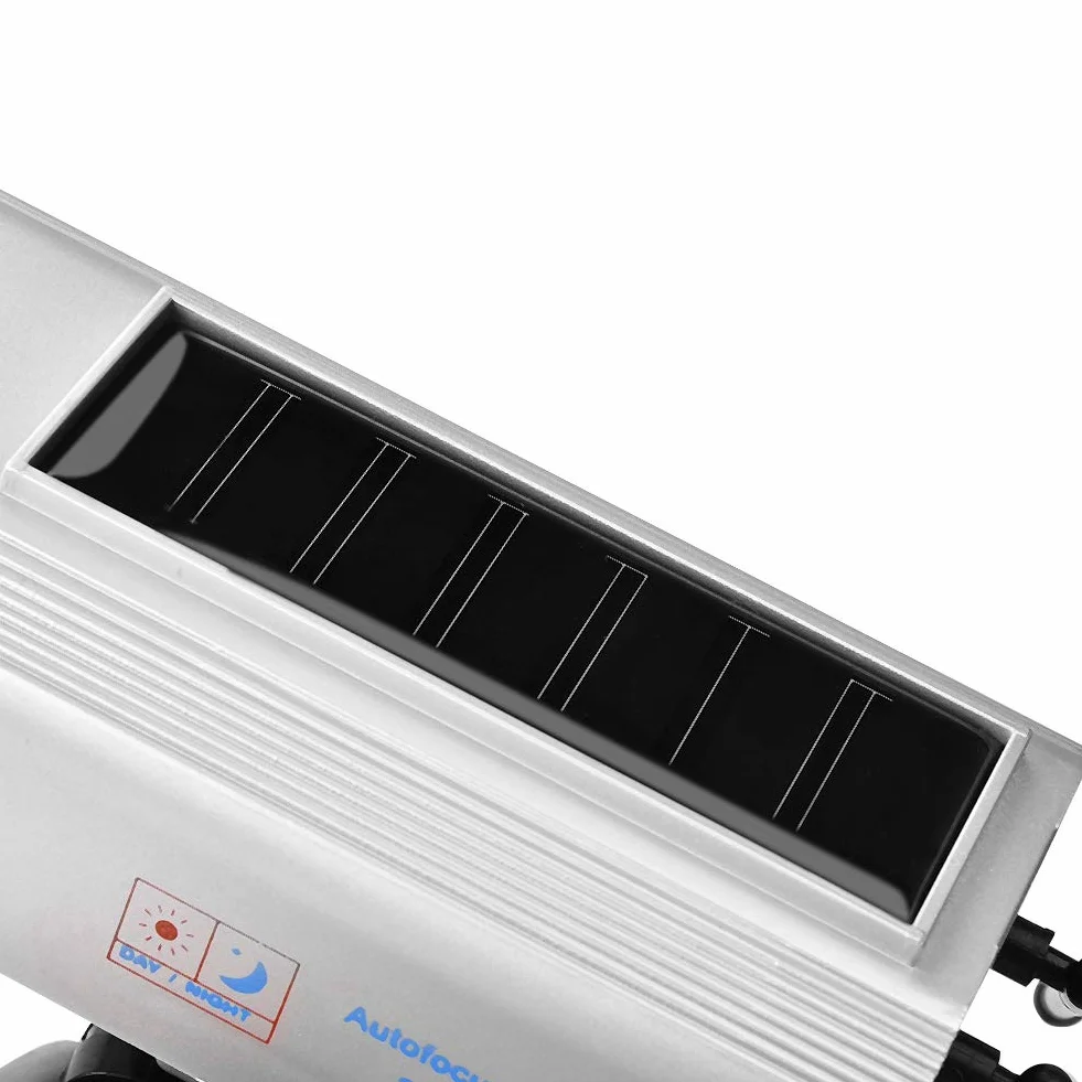 Fake Camera, srebrny solarny i zasilany bateriami, migający wyświetlacz LED, wodoszczelny, łatwy w instalacji aparat Fake