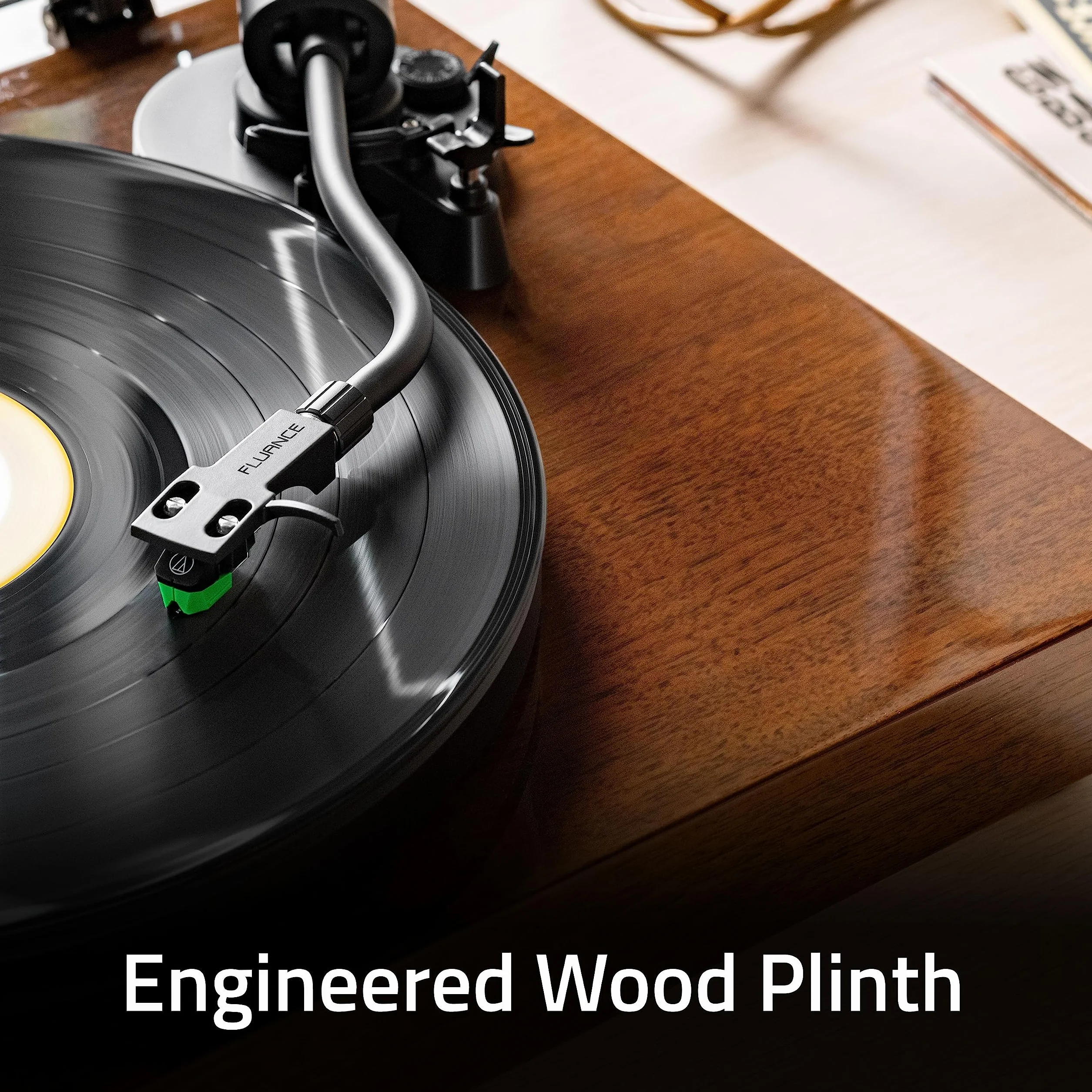 Fluance RT81+ Elite Gramofon winylowy – Audio-Technica VM95E wkładka gramofonowa, antyrezonansowy talerz, mata akrylowa, przedwzmacniacz phono, podstawa z litego drewna, regulowane nóżki – biały