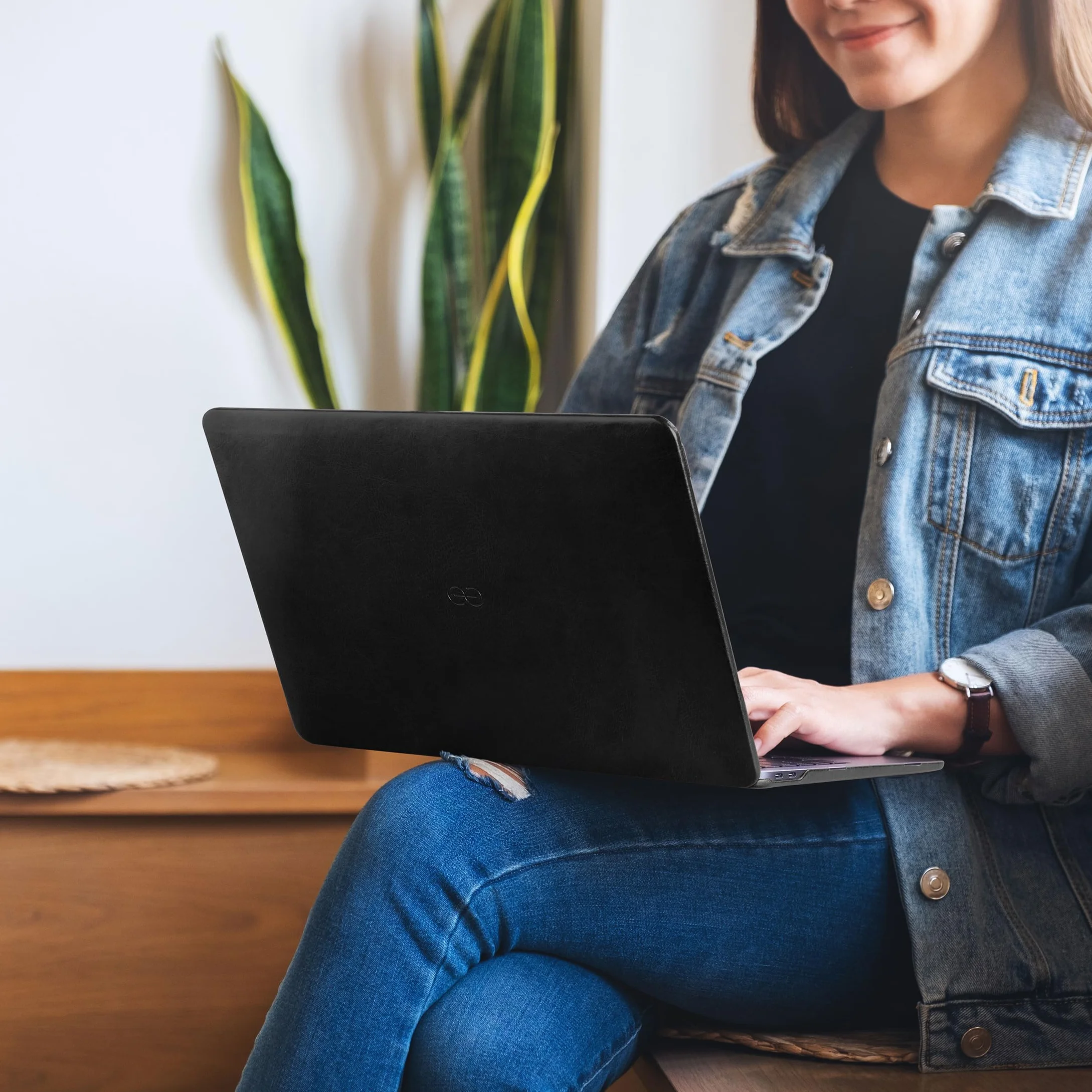 Dreem Euclid etui na MacBook Air - 15-calowe twarde etui ochronne na laptopa MacBook Air 2023, luksusowa skóra wegańska, górna i dolna obudowa dla dodatkowej ochrony - czarne