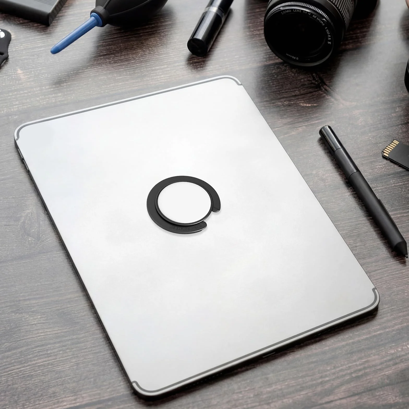 Qianyu Uniwersalny uchwyt ścienny na tablet, regulowany uchwyt na tablet obracany o 90 stopni, solidny uchwyt ścienny do kuchni, kompatybilny z większością telefonów, tabletów, urządzeń i nie tylko