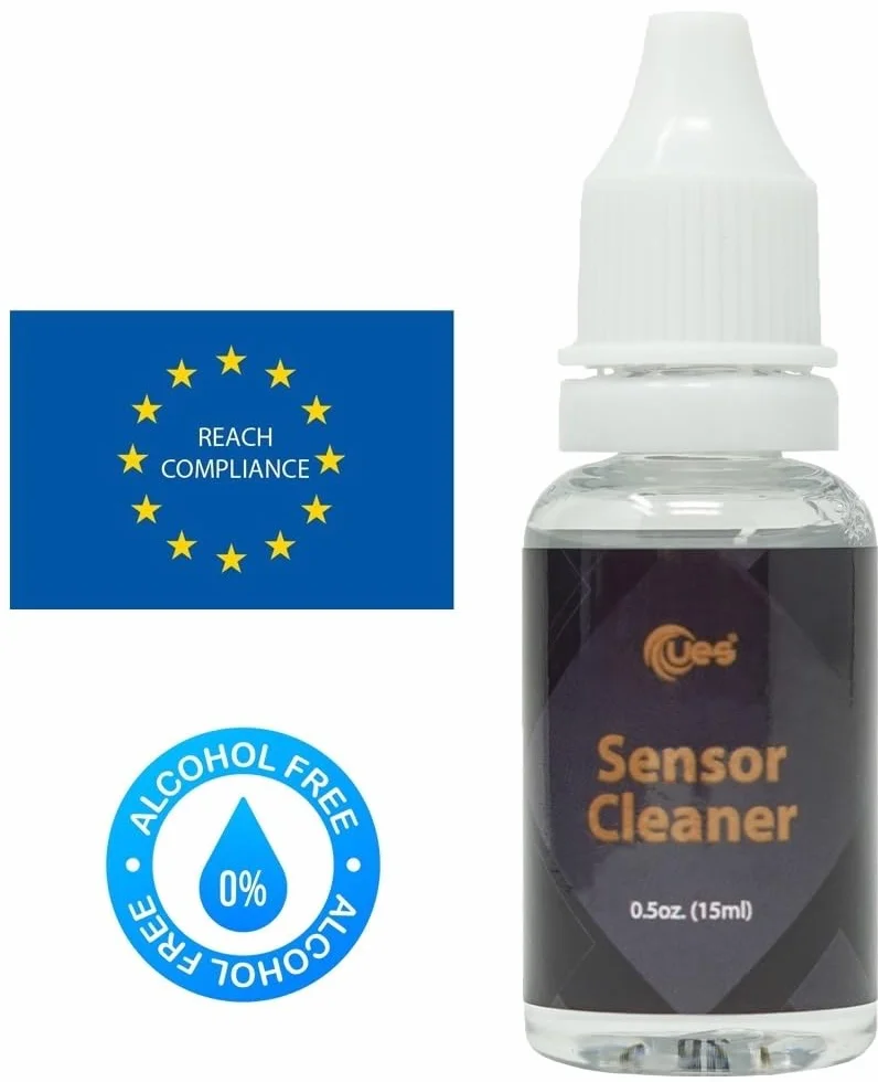 UES zestaw do czyszczenia matrycy pełnoklatkowej, 14 × 24 mm + 15 ml | 14 patyczków 24 mm i 15 ml płynu do usuwania kurzu z matryc aparatów Canon, Sony i Nikon.