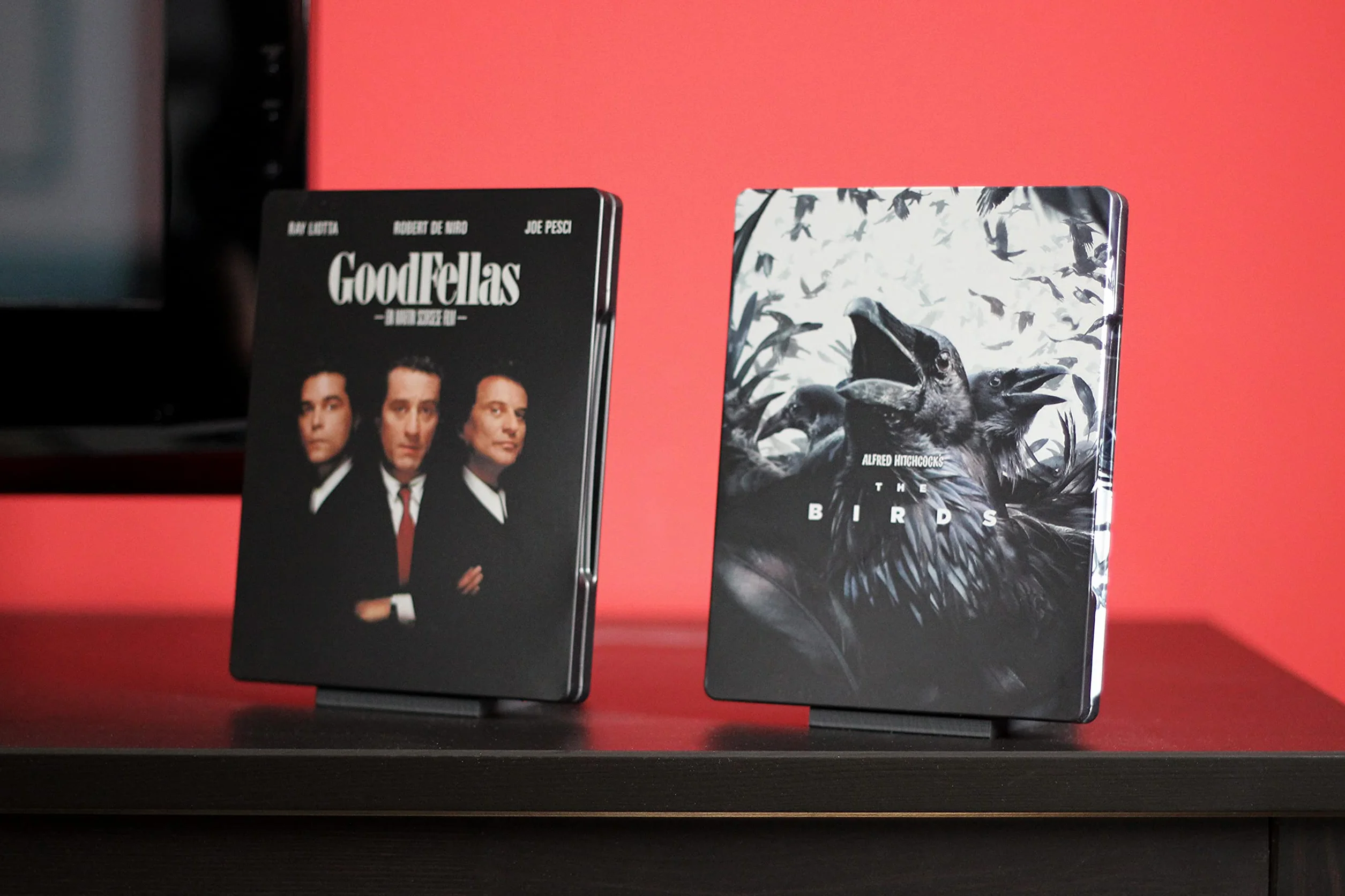 NewGround Designs Steelbook Stojak na DVD Blu-Ray Dekoracja Mediów