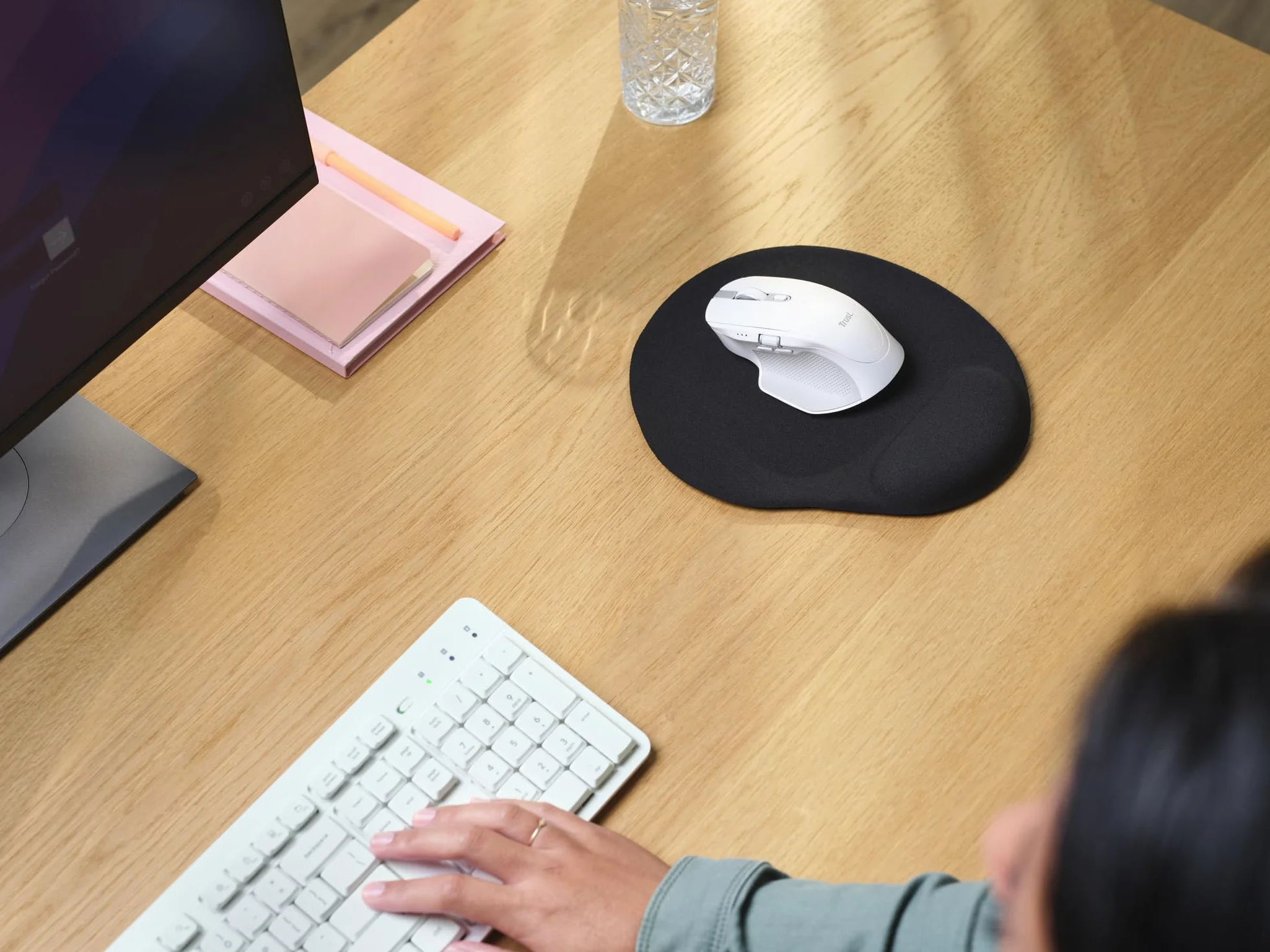 Trust Podkładka pod myszkę Bigfoot Gel Mouse Pad 16977, czarna