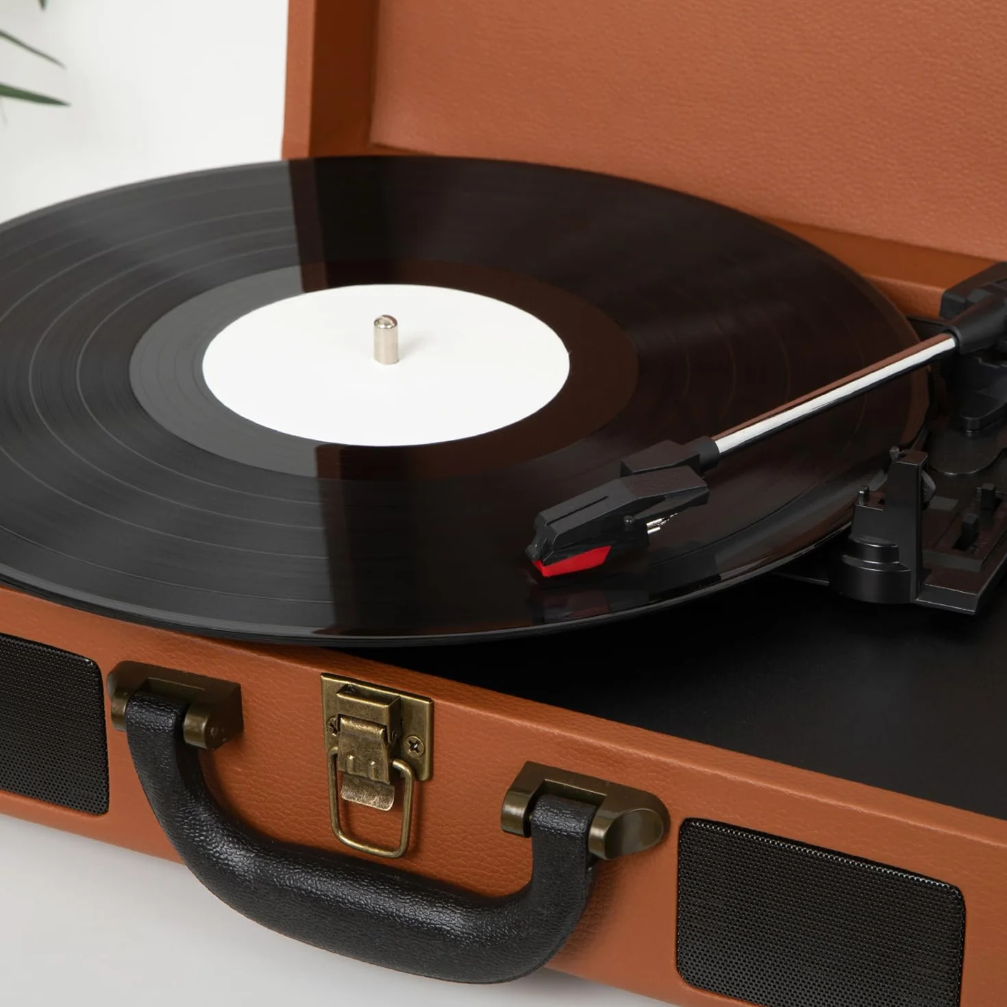 Victrola Journey II (model 2025) – odtwarzacz płyt Bluetooth do walizki, wbudowane głośniki stereo ze wzmocnionym basem, 3-biegowym gramofonem, wejściem i wyjściem Bluetooth, wyjściami RCA i
