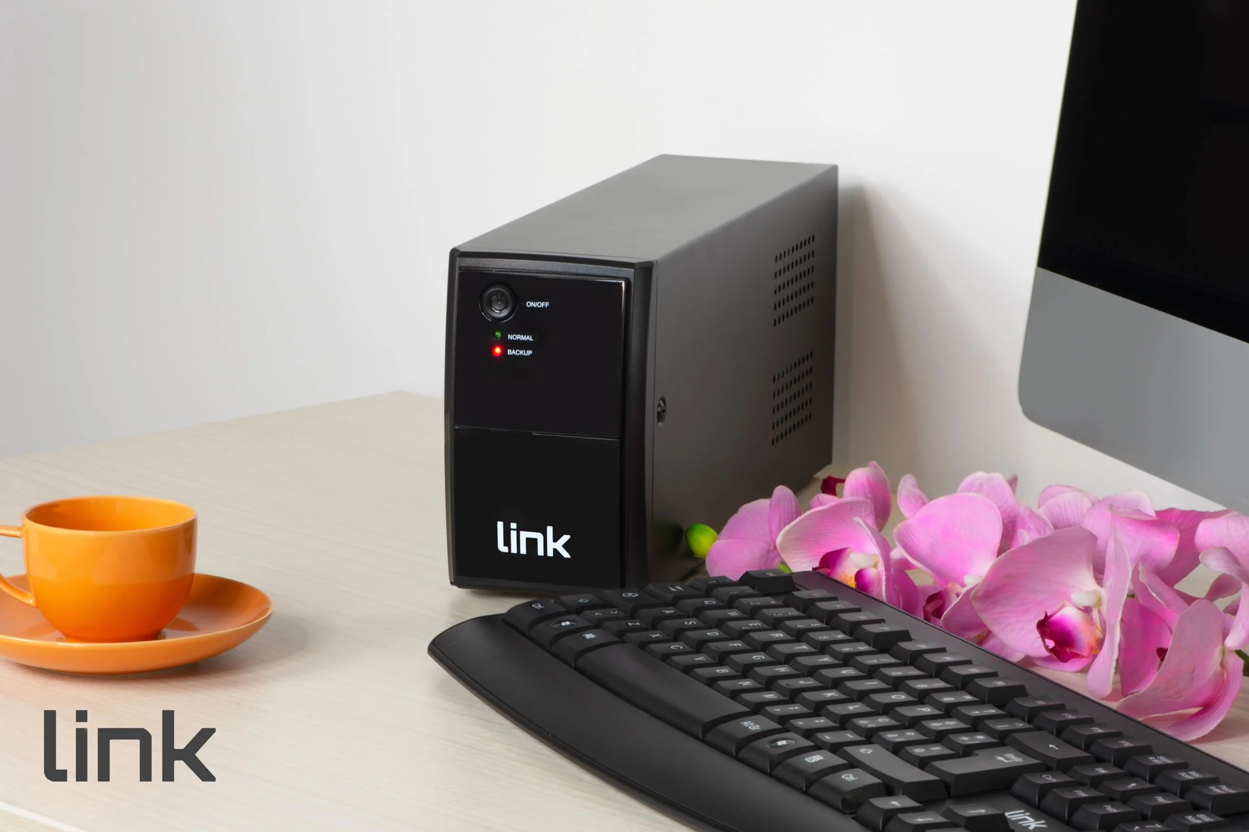 LINK LKUPS500 zasilacz awaryjny UPS ochrona urządzeń elektronicznych z akumulatorem 12 V/4,5 Ah i technologią interaktywnej linii, kompaktowe wymiary 29,2 x 14 x 21,5 cm, dwa gniazda żeńskie Schuko