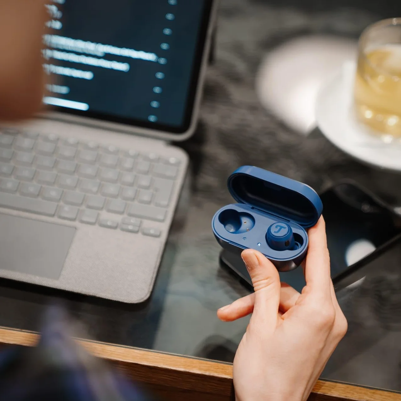 Teufel Real Blue TWS 3 True-Wireless słuchawki douszne Bluetooth z redukcją szumów ANC, akumulator 37 h, bezprzewodowe ładowanie, IPX4, obsługa dotykowa, 6 mikrofonów do idealnych rozmów