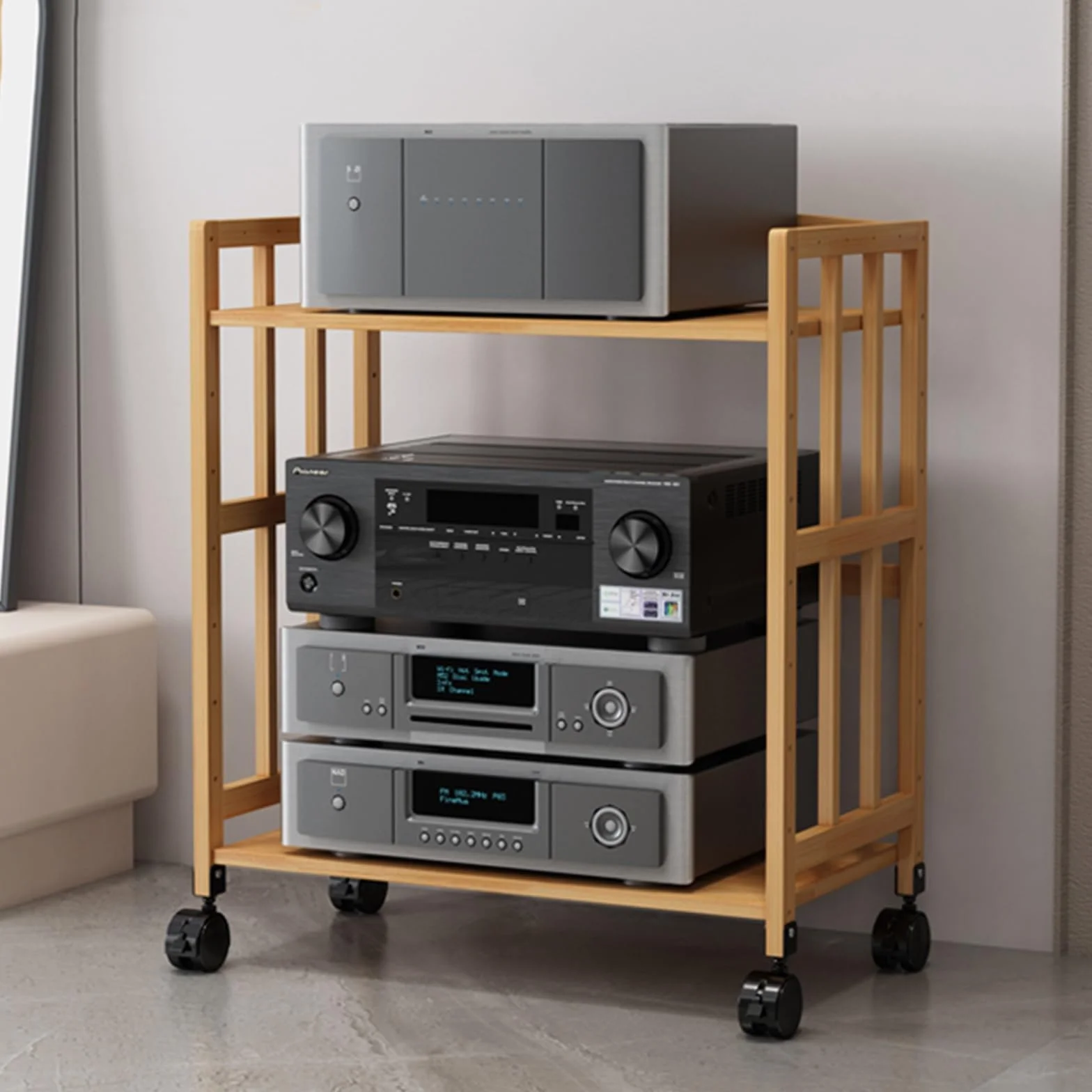 Stylowy drewniany stojak AV do salonu, narożna półka audiowizualna, szafka stereo, konsola gramofonowa, wieża do gier, centrum kina domowego.