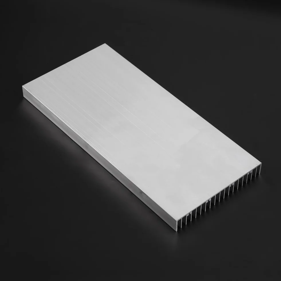 Aluminiowy radiator LED 300x140x20mm do skutecznego chłodzenia wysokomocowych diod LED z wysoką przewodnością cieplną dla świateł LED