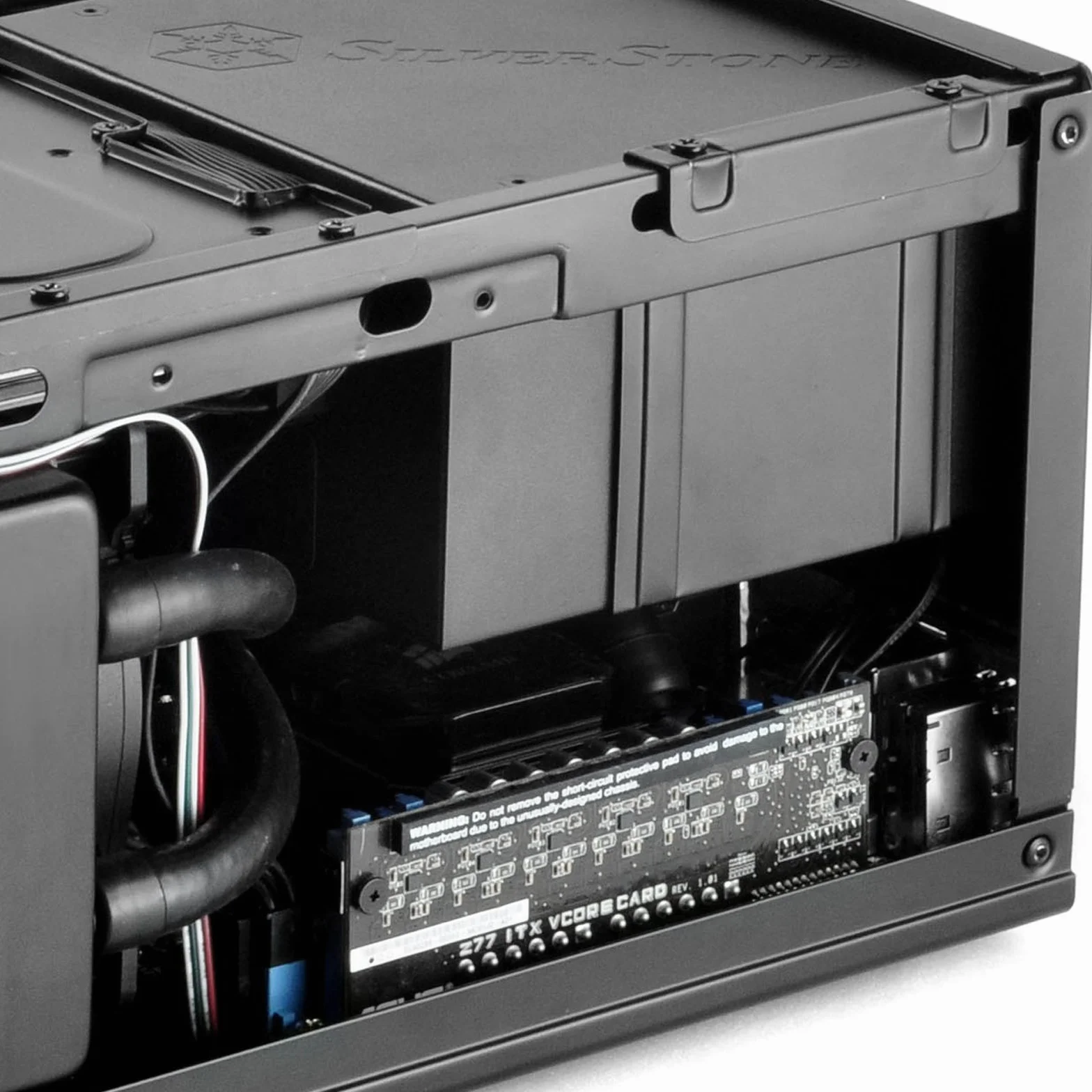 SilverStone SST-SG13B-C - Sugo Mini-ITX kompaktowa obudowa Cube, przednia osłona z siateczki, przyłącze USB typu C z przodu, czarna