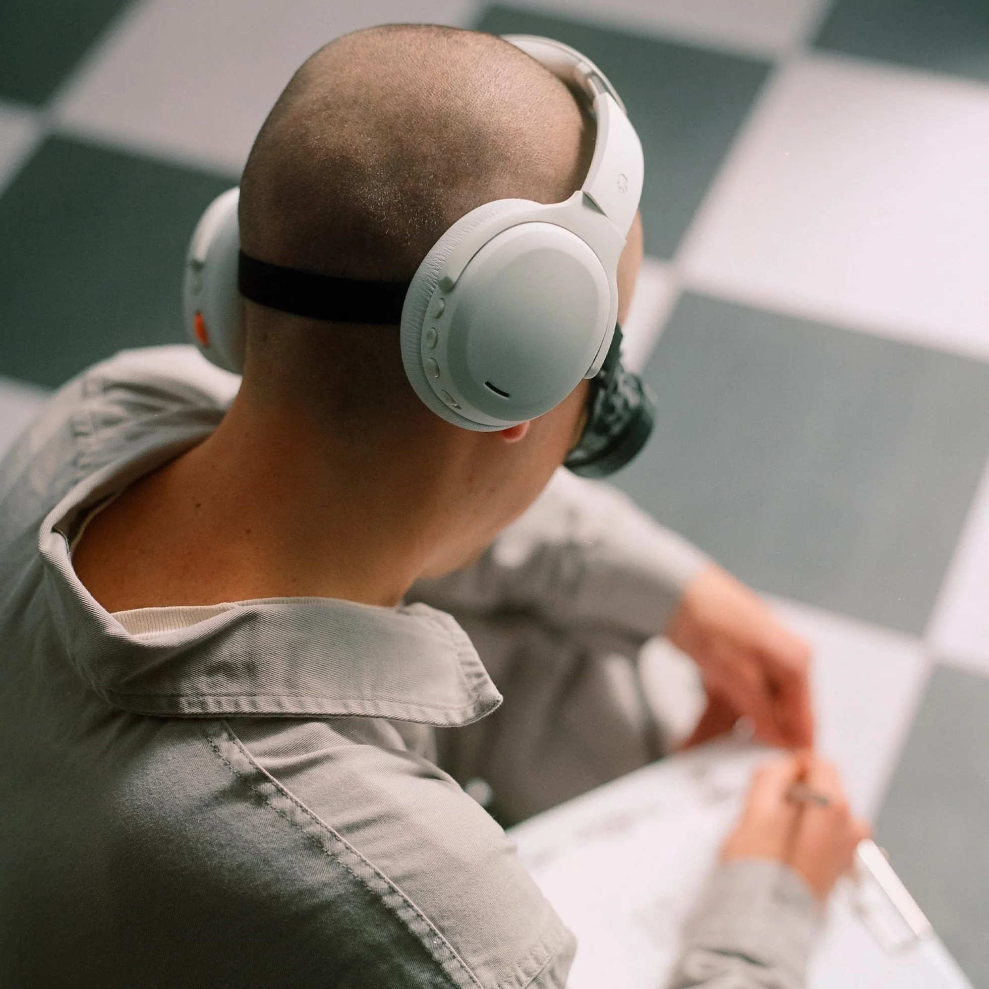 Skullcandy Crusher ANC 2 Słuchawki Bluetooth z Aktywną Redukcją Szumów 50 Godzin Słuchania Mocny Regulowany Bas Extra Charging Cable Android i iPhone Słuchawki Bezprzewodowe z Redukcją Szumów, Bone