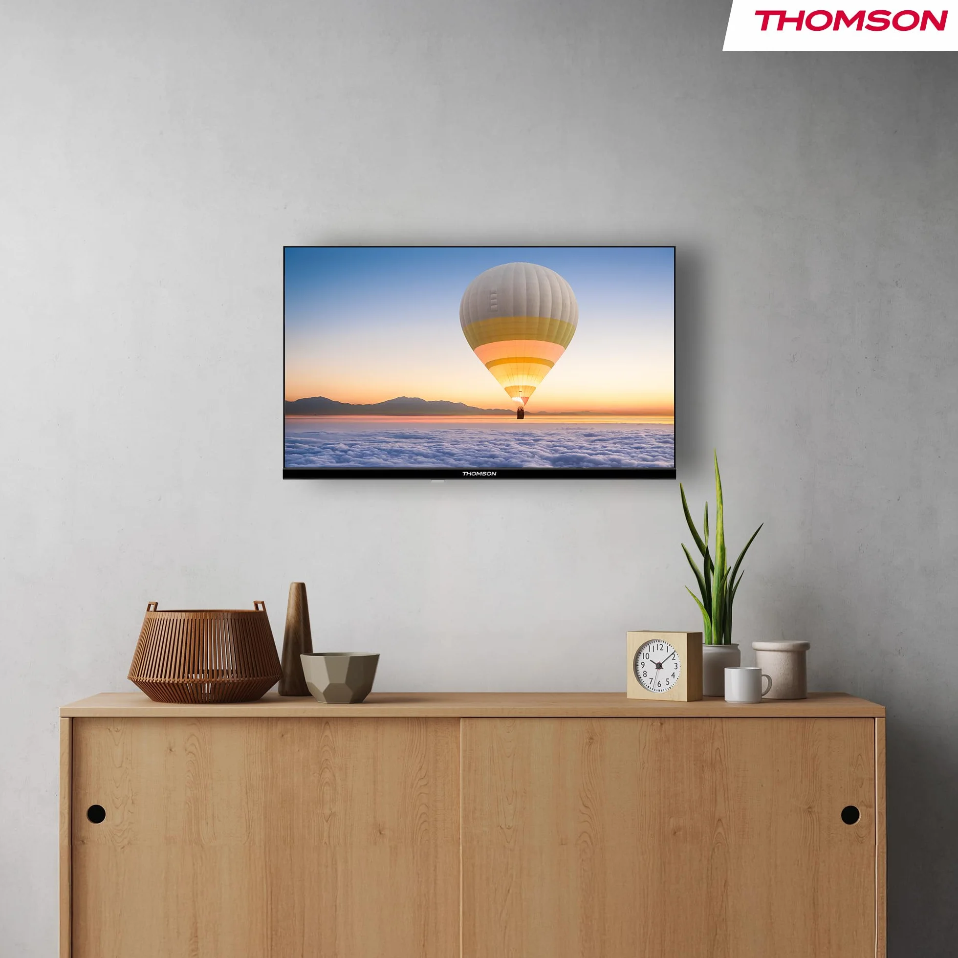 Thomson 24 Cali (60cm) HD LED Smart TV, Wi-Fi, Sterowanie Głosowe, HDR10, Dolby Audio, Potrójny Tuner (Kabel/Satelita/Antena), HDMI, USB, 1.5GB RAM, 8GB Flash – 24HT2S15