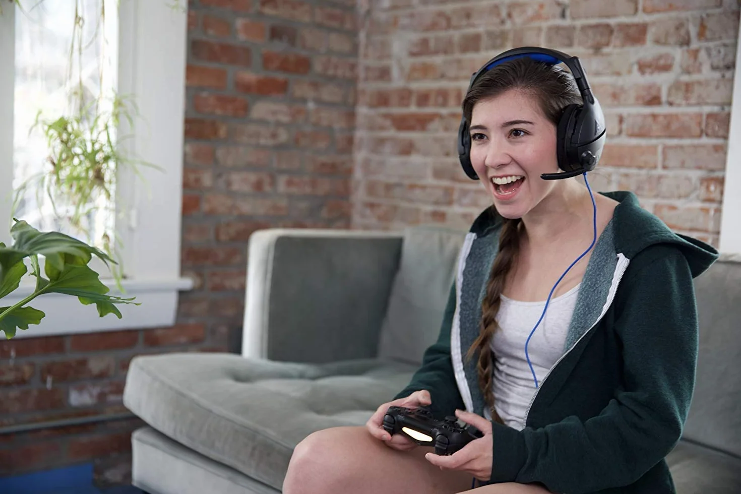 Turtle Beach Stealth 300 Amplified Wired Gaming Headset forPlayStation 4