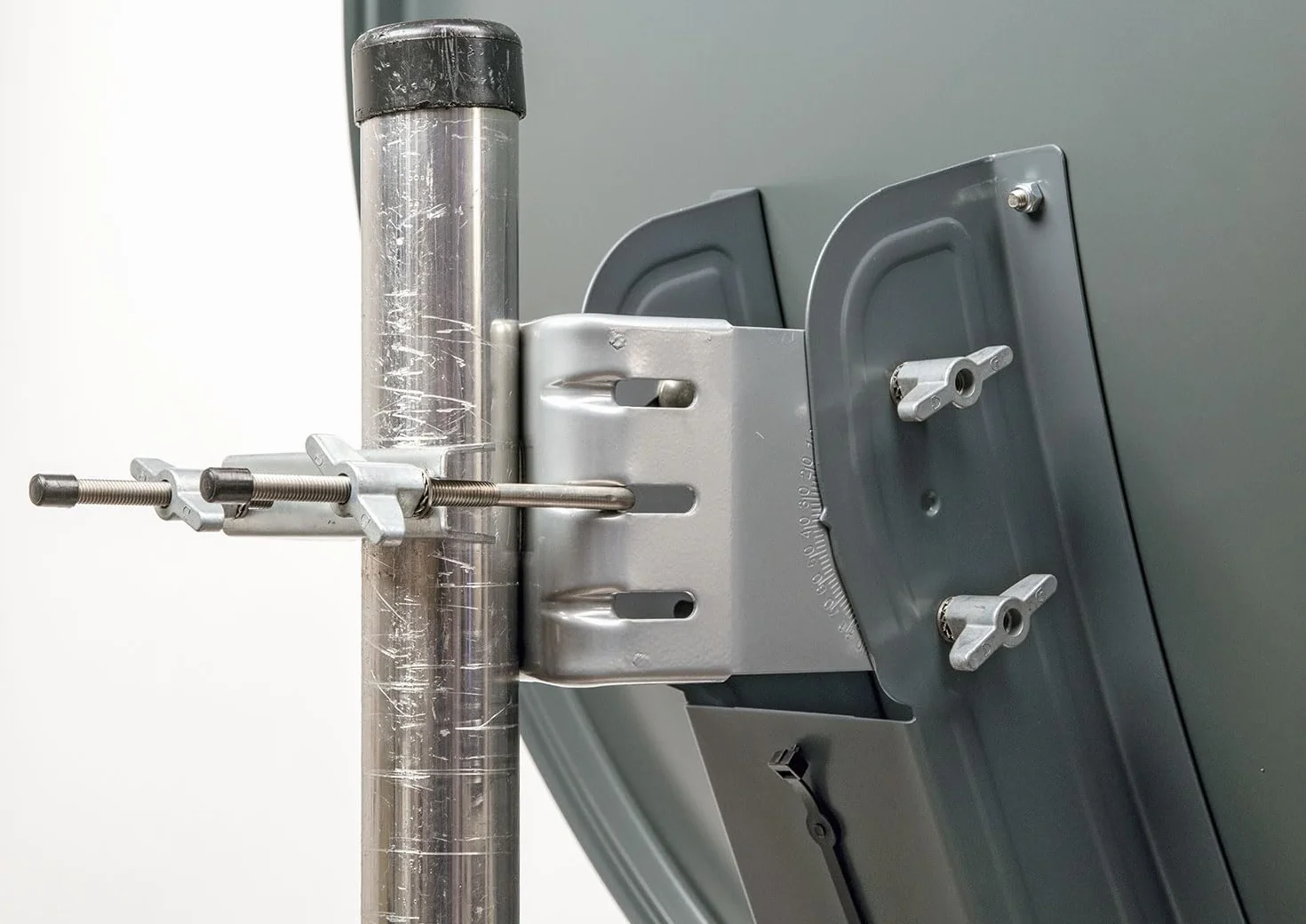 SCHWAIGER -4630- System satelitarny | Antena satelitarna | 75 cm | Antena satelitarna z aluminium | Konwerter Quad | cyfrowy | 4 uczestników | 8 złącz F | 7 mm | 75 x 80 cm | antracyt