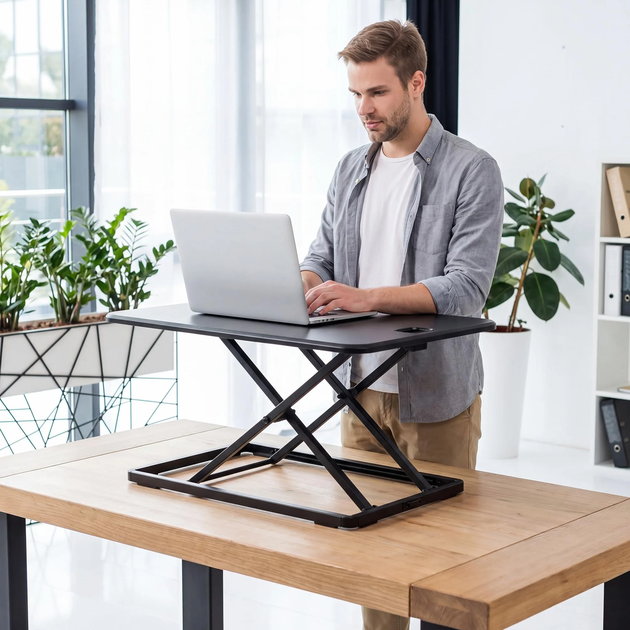 Wiltec Nadstawka na biurko z regulacją wysokości 67x47cm, funkcjonalna podstawka pod monitor, ergonomiczna nakładka regulowana do pracy siedząco-stojącej
