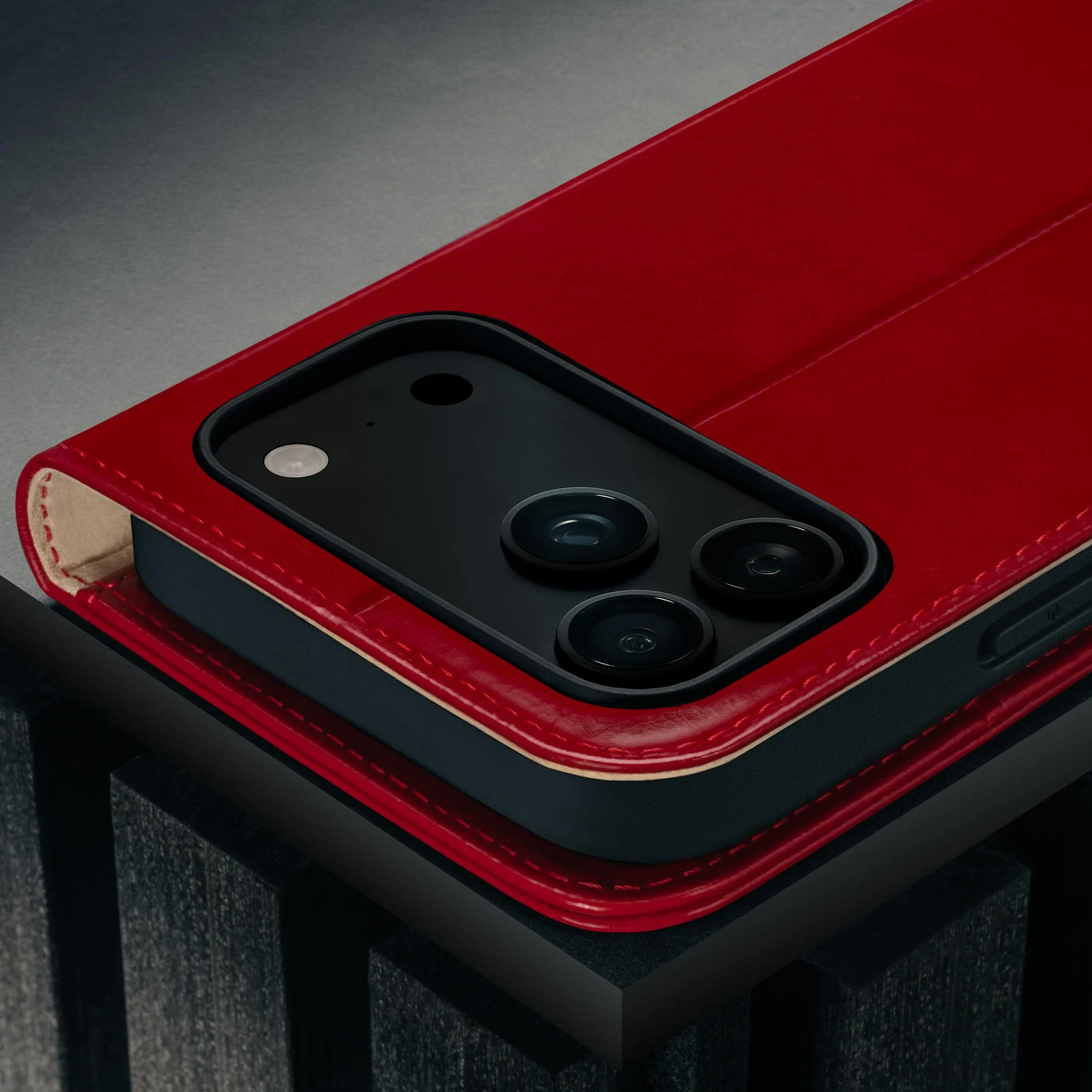 TORRO Skórzane etui kompatybilne z iPhone'em 17 Pro Max 6.9" 2025 - etui portfelowe ze skóry premium z podstawką i przegródkami na karty (Kompatybilny z oficjalnymi ładowarkami MagSafe) -Czerwony